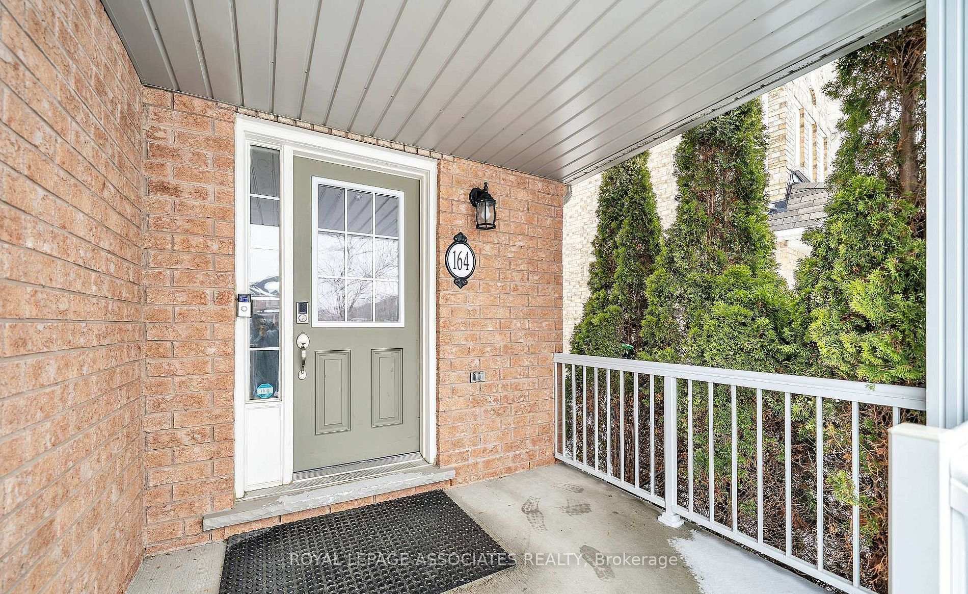 Photo 3 of 164 Dewell Crescent, Clarington, Courtice — HOMEH