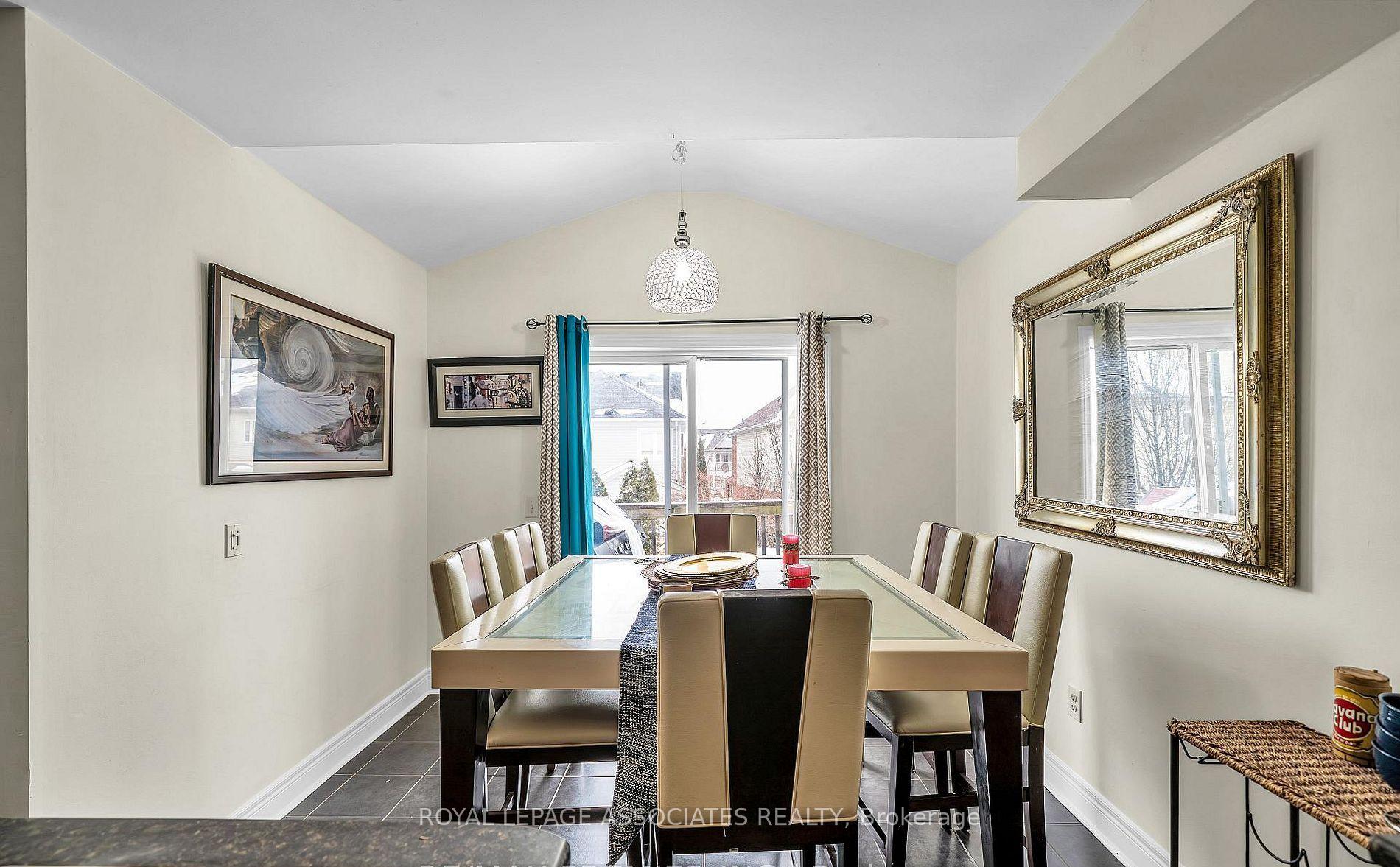 Photo 15 of 164 Dewell Crescent, Clarington, Courtice — HOMEH