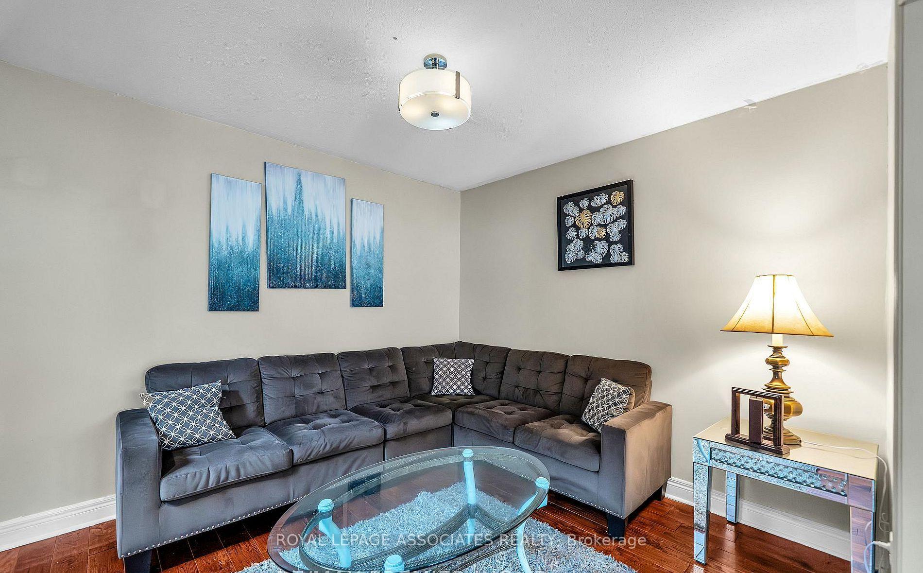 Photo 19 of 164 Dewell Crescent, Clarington, Courtice — HOMEH