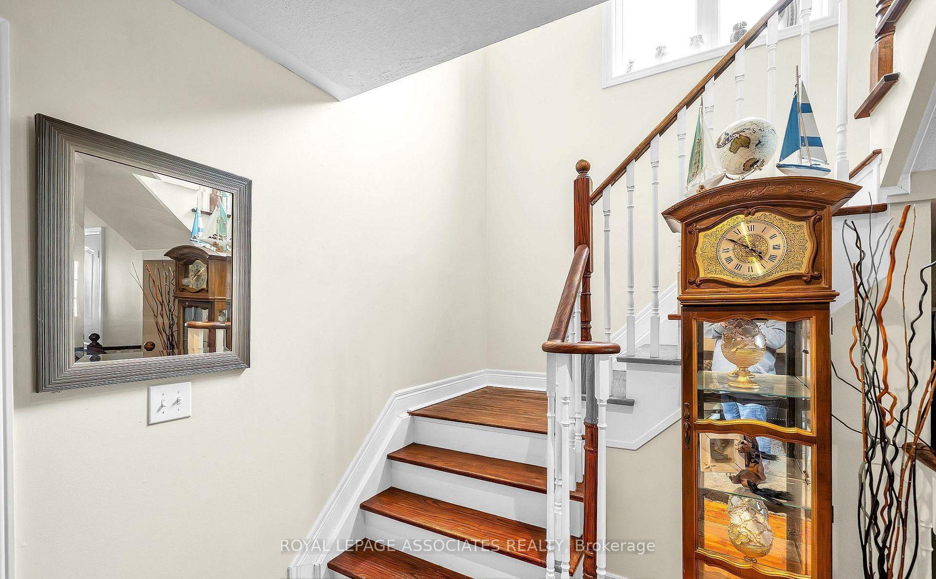 Photo 23 of 164 Dewell Crescent, Clarington, Courtice — HOMEH