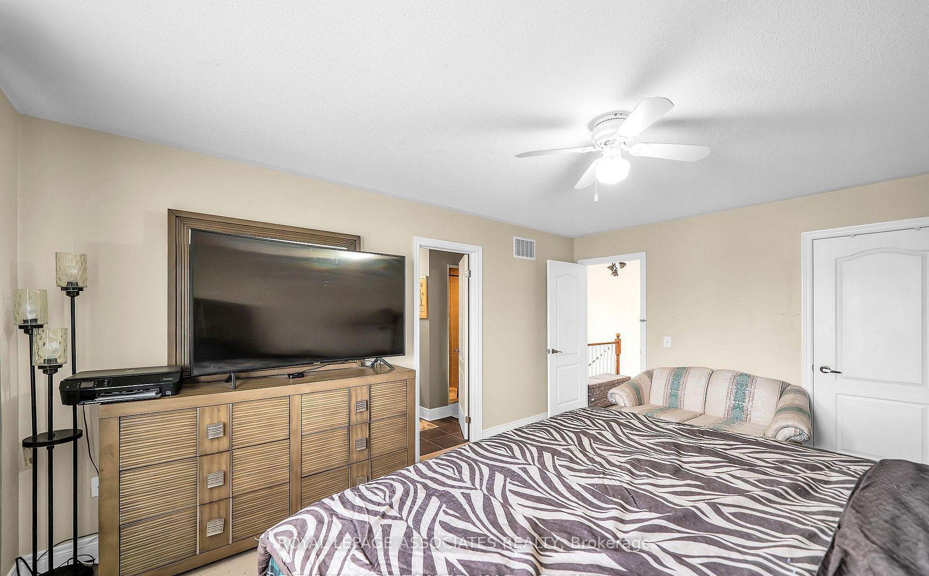 Photo 29 of 164 Dewell Crescent, Clarington, Courtice — HOMEH