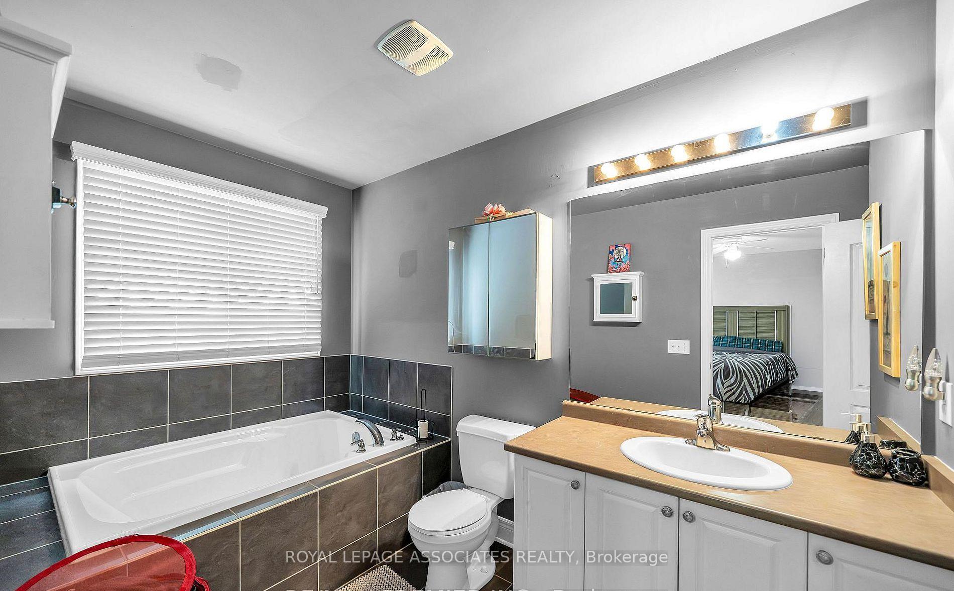 Photo 31 of 164 Dewell Crescent, Clarington, Courtice — HOMEH