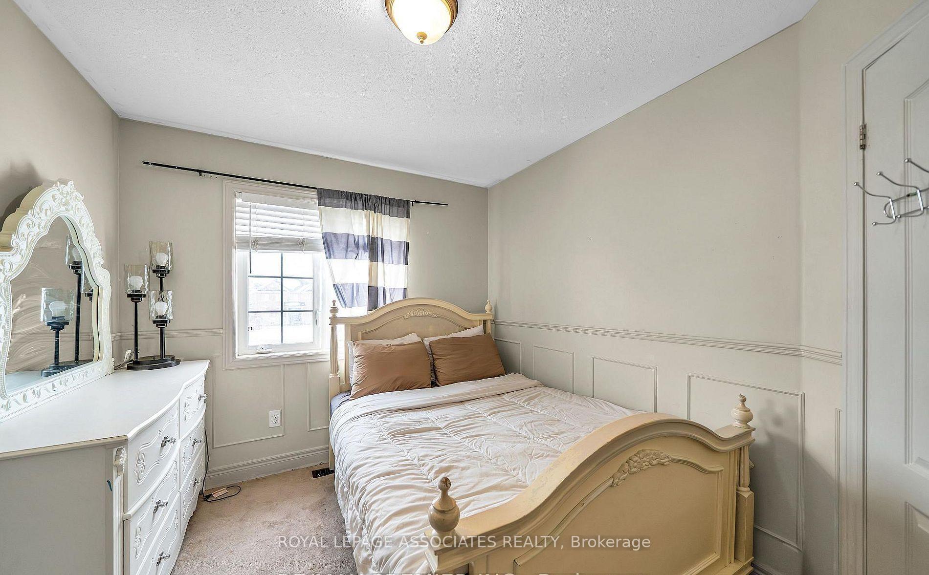 Photo 35 of 164 Dewell Crescent, Clarington, Courtice — HOMEH