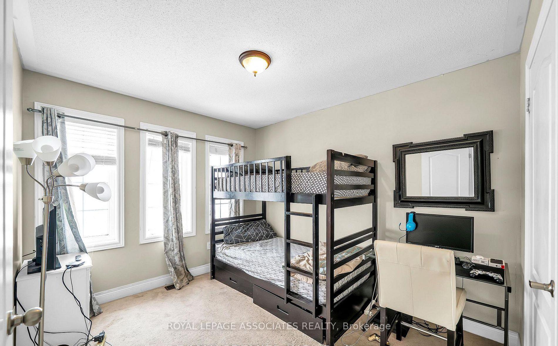 Photo 37 of 164 Dewell Crescent, Clarington, Courtice — HOMEH