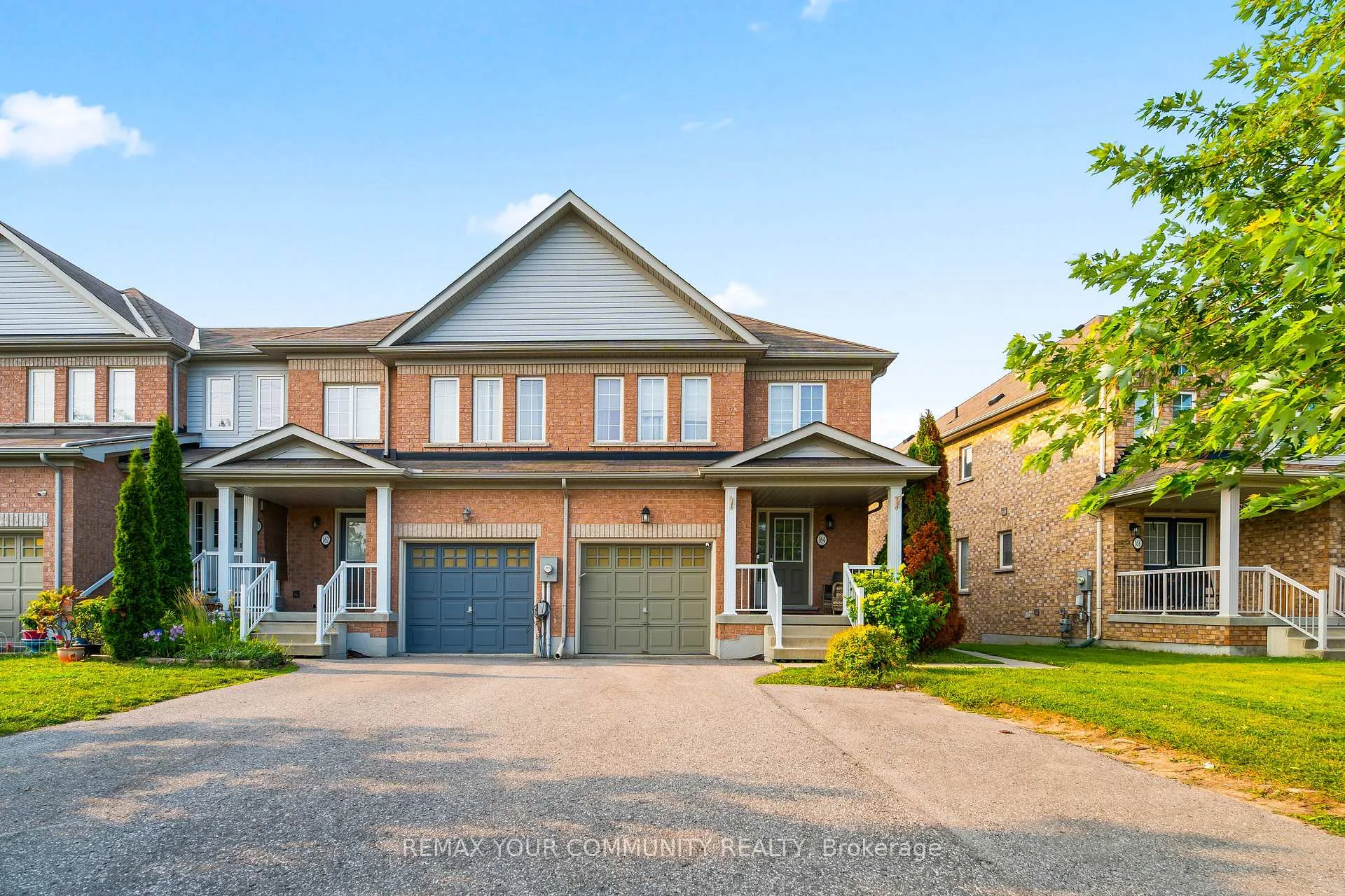 Photo 4 of 164 Dewell Crescent, Clarington, Courtice — HOMEH