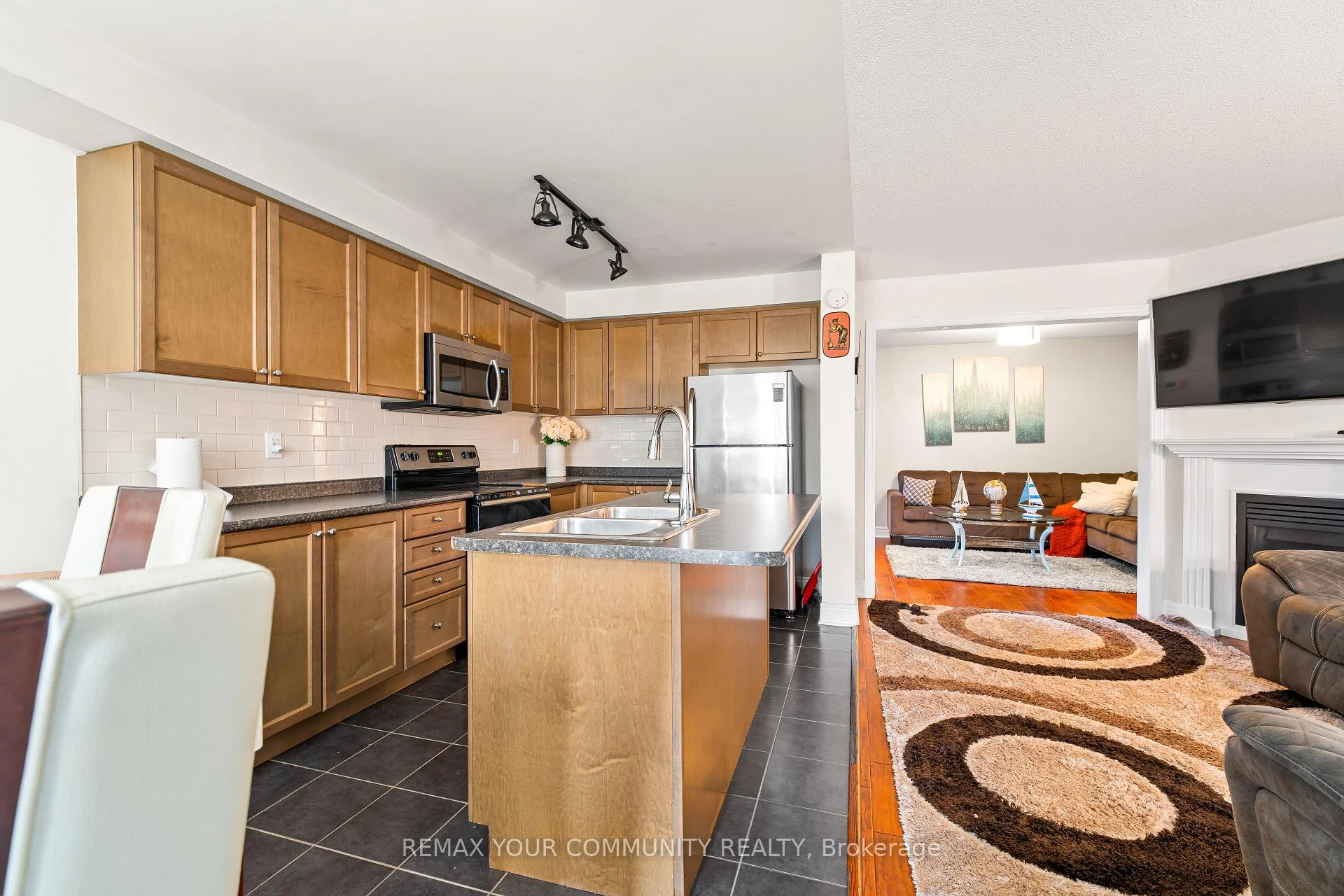 Photo 32 of 164 Dewell Crescent, Clarington, Courtice — HOMEH