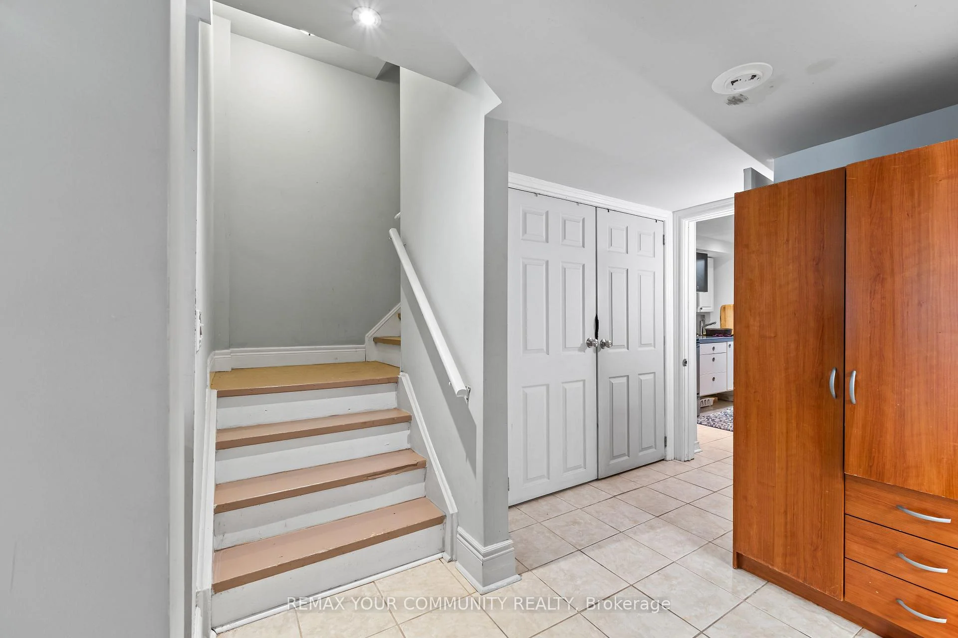 Photo 61 of 164 Dewell Crescent, Clarington, Courtice — HOMEH