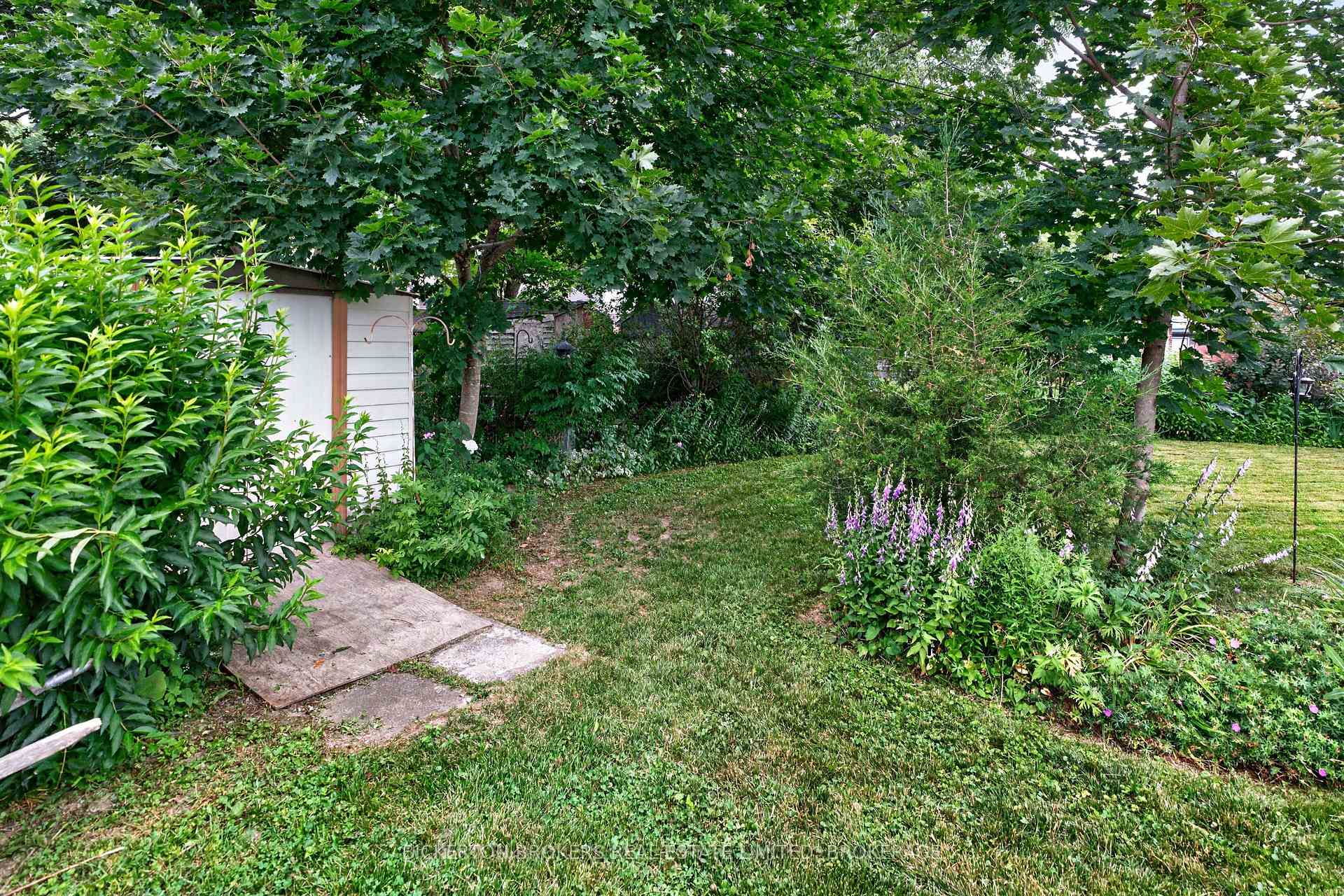 Photo 5 of 160 Elmwood Drive, Gananoque, Gananoque — HOMEH
