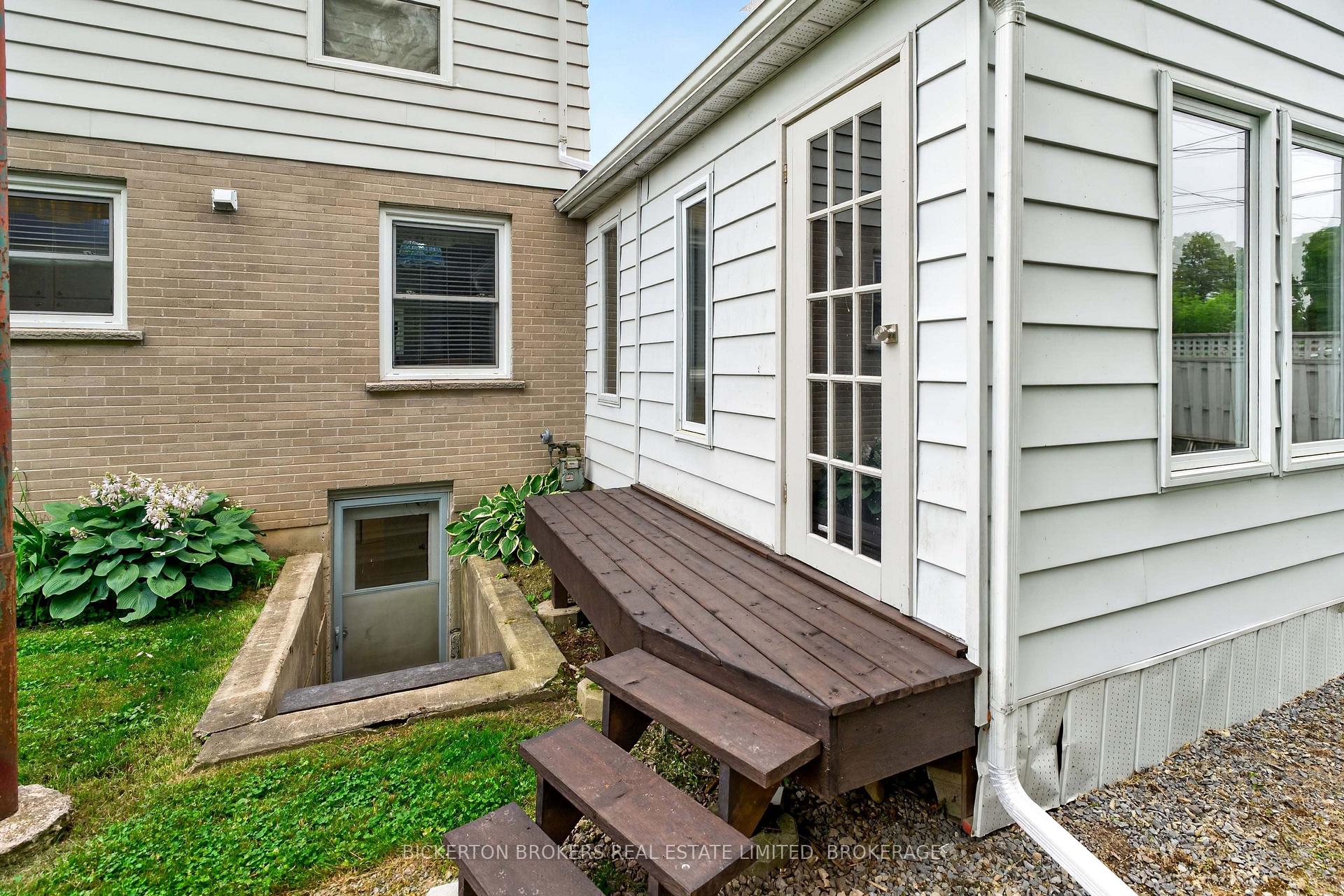 Photo 8 of 160 Elmwood Drive, Gananoque, Gananoque — HOMEH