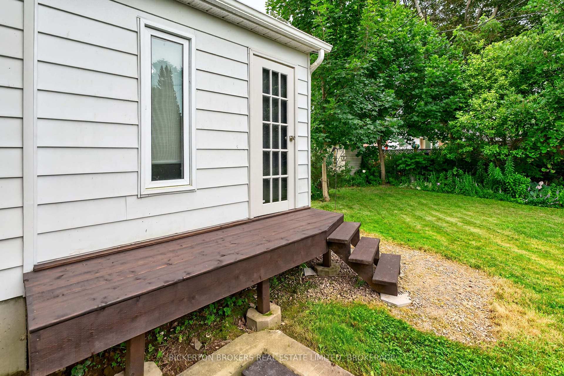Photo 10 of 160 Elmwood Drive, Gananoque, Gananoque — HOMEH