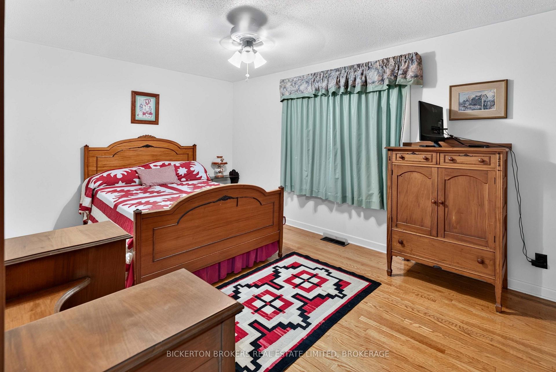 Photo 17 of 160 Elmwood Drive, Gananoque, Gananoque — HOMEH