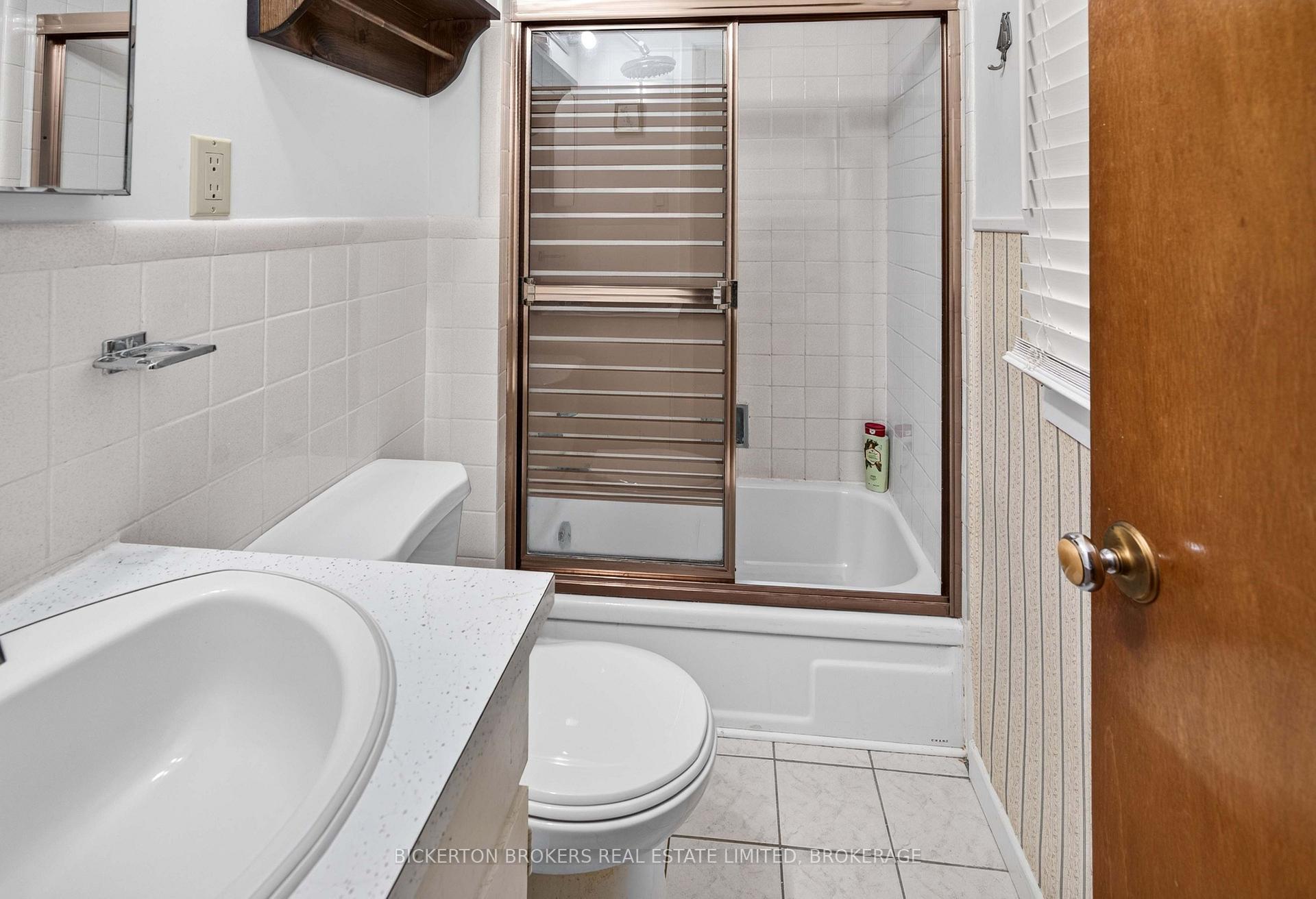 Photo 20 of 160 Elmwood Drive, Gananoque, Gananoque — HOMEH