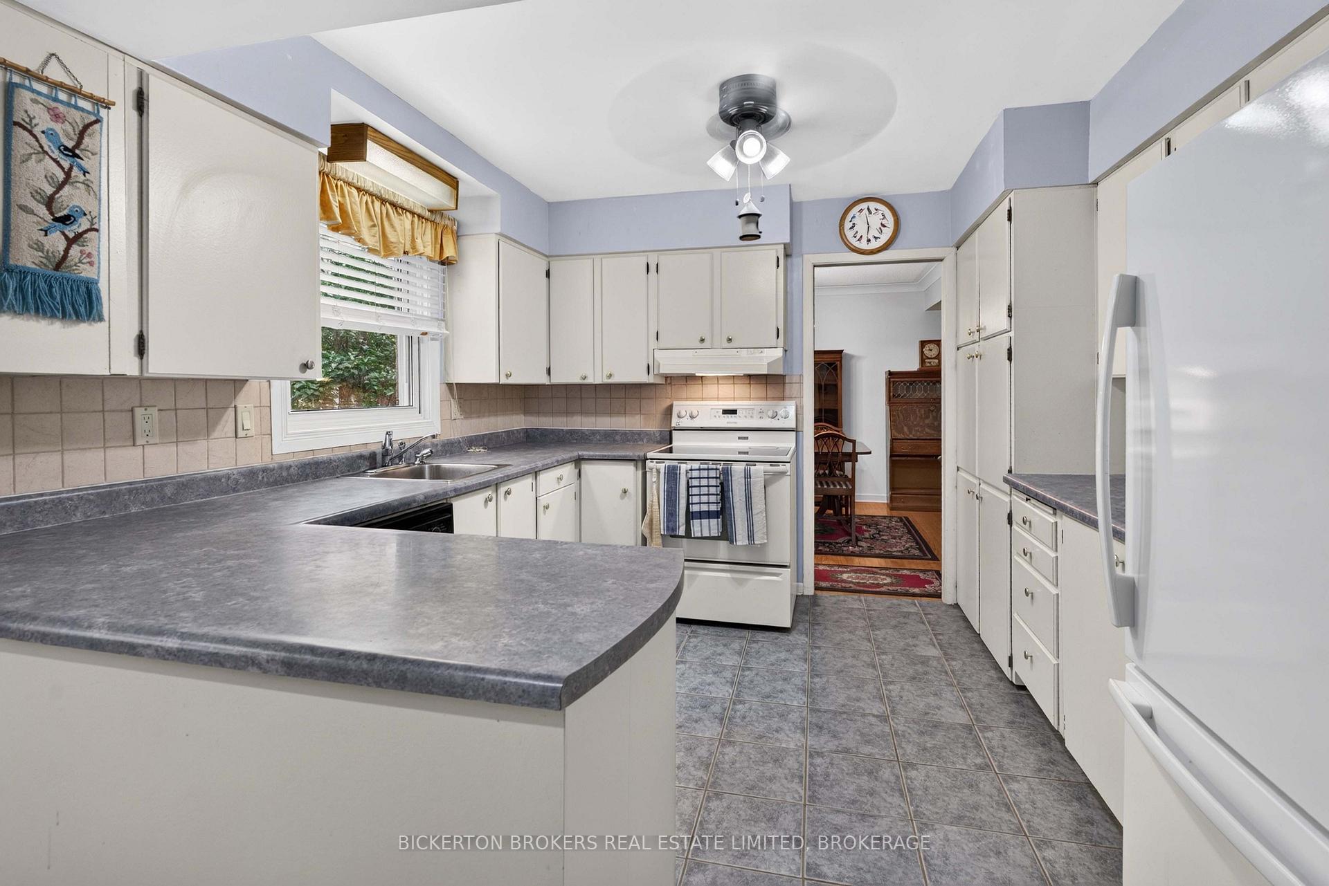 Photo 29 of 160 Elmwood Drive, Gananoque, Gananoque — HOMEH