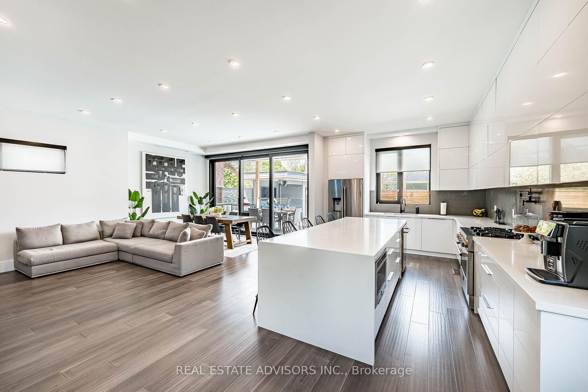 Photo 6 of 50 Beckwith Road E, Etobicoke, Eringate-Centennial-West Deane — HOMEH