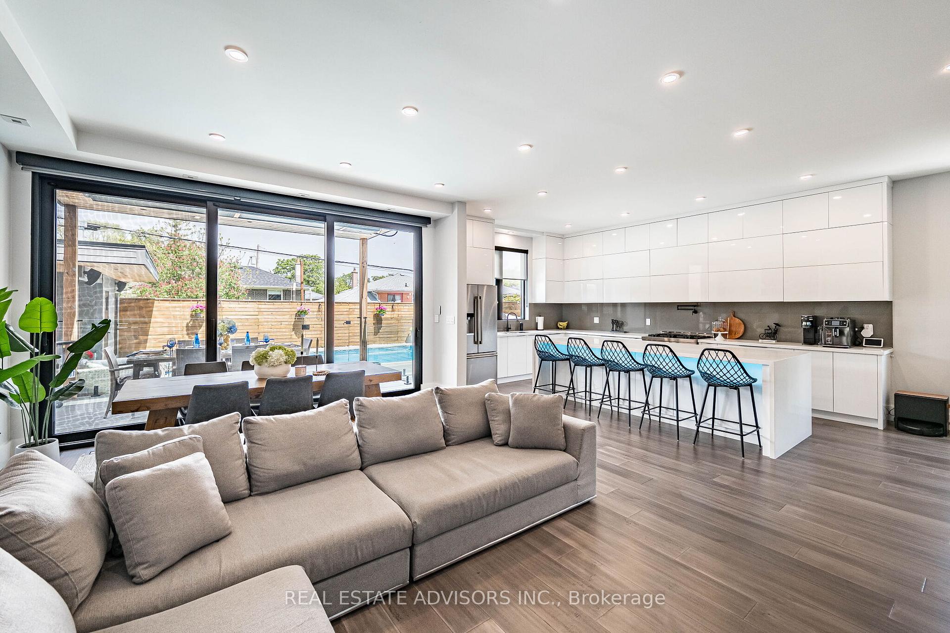 Photo 7 of 50 Beckwith Road E, Etobicoke, Eringate-Centennial-West Deane — HOMEH