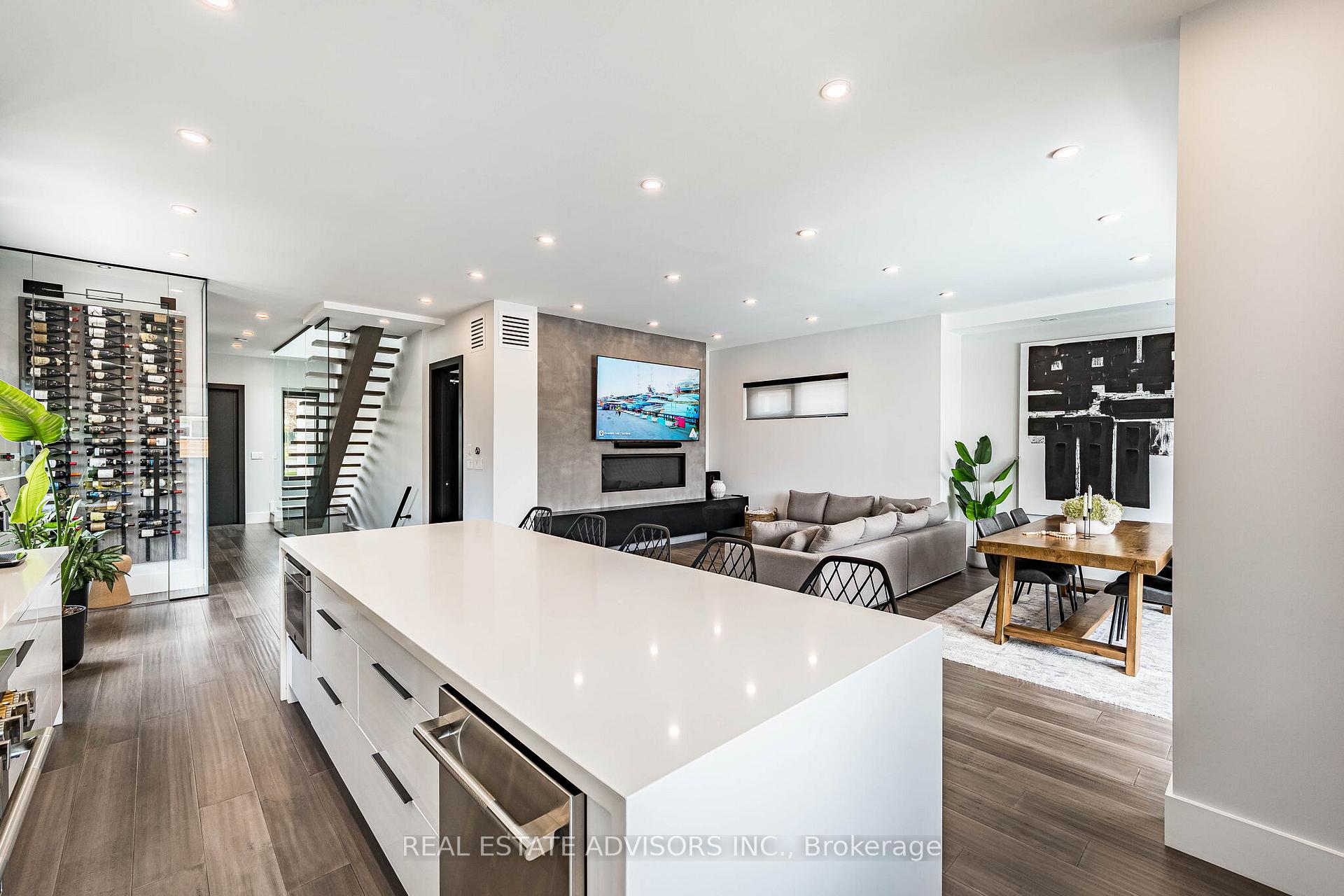 Photo 9 of 50 Beckwith Road E, Etobicoke, Eringate-Centennial-West Deane — HOMEH