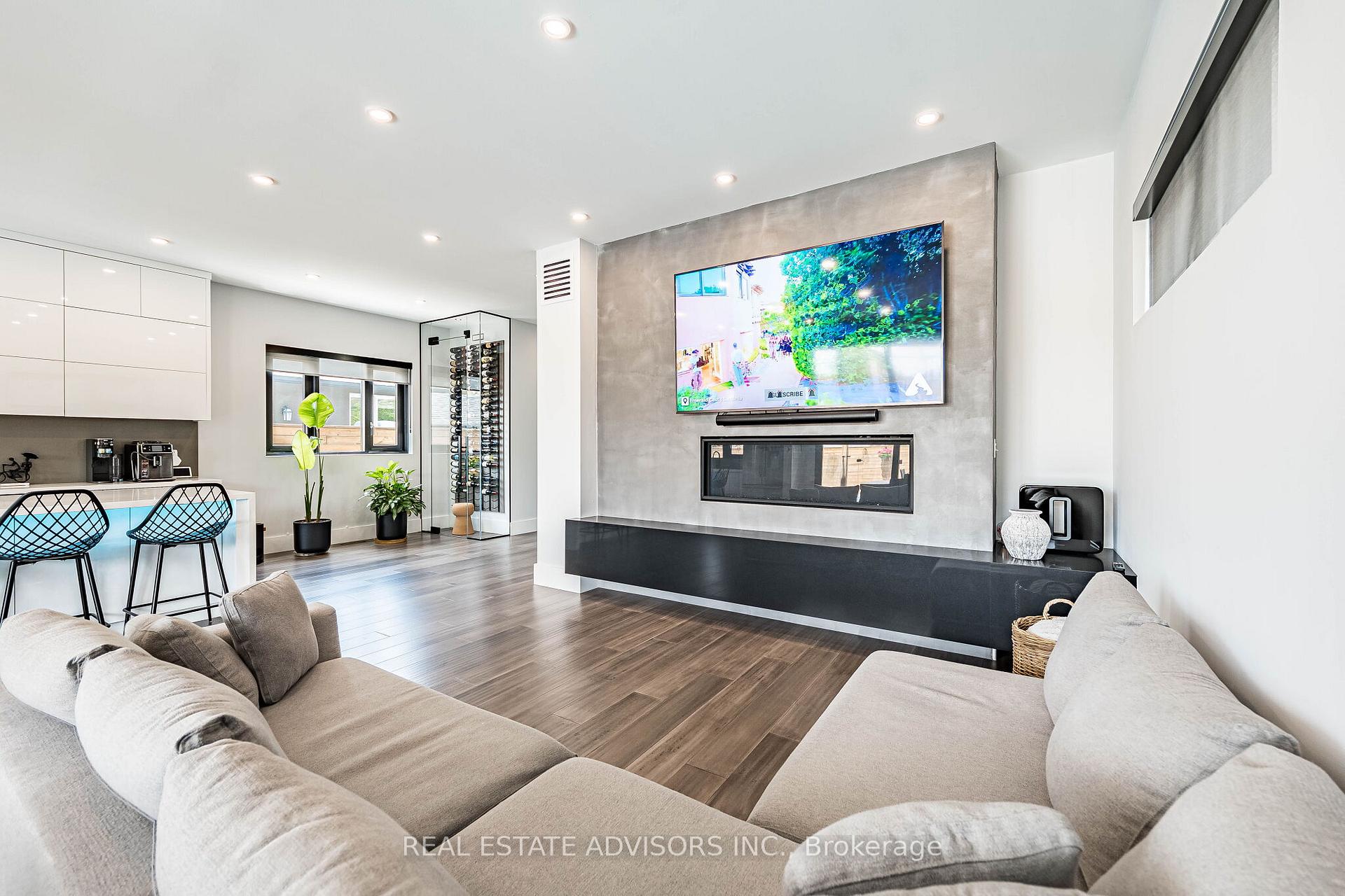 Photo 10 of 50 Beckwith Road E, Etobicoke, Eringate-Centennial-West Deane — HOMEH