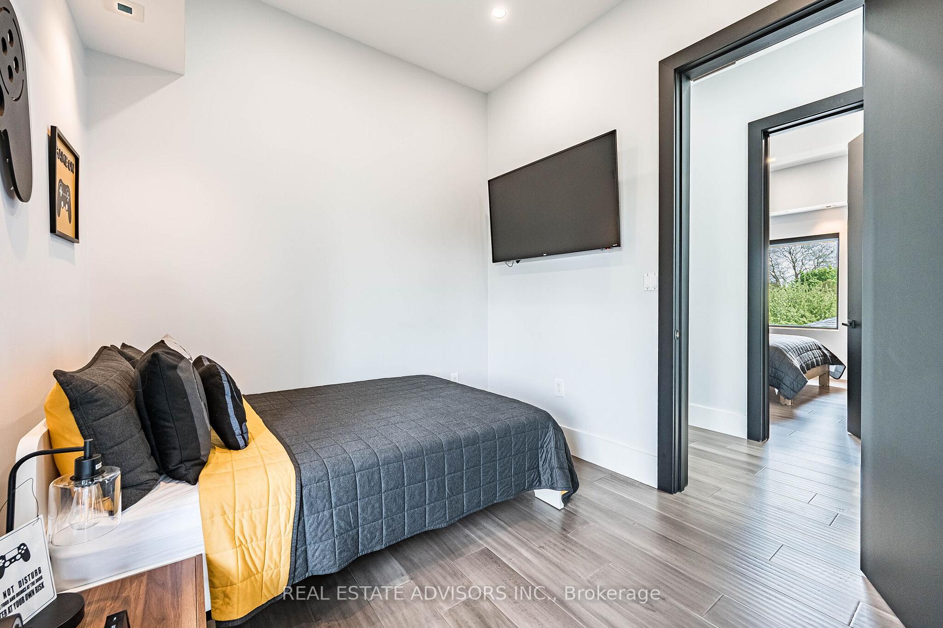 Photo 19 of 50 Beckwith Road E, Etobicoke, Eringate-Centennial-West Deane — HOMEH