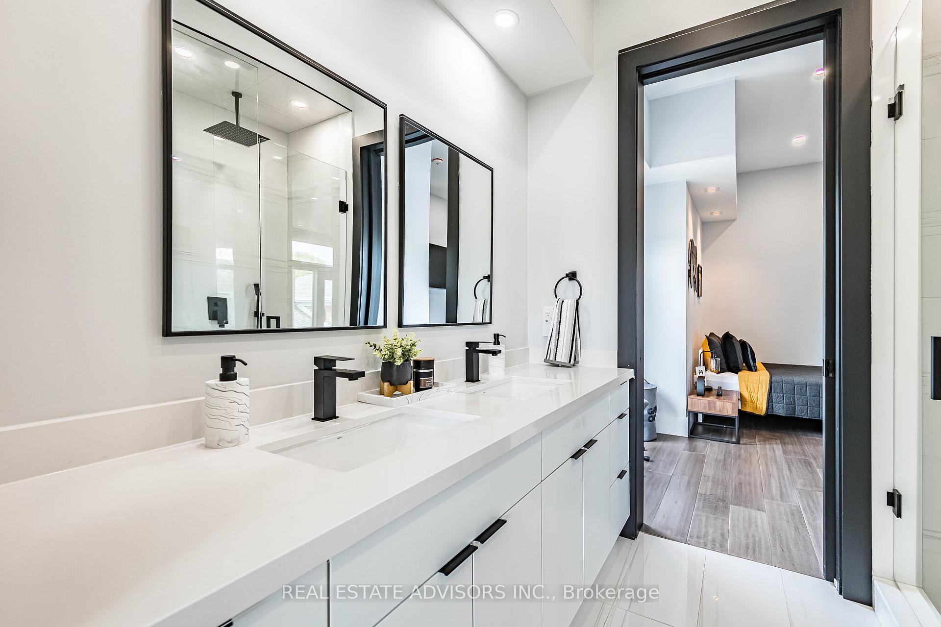 Photo 23 of 50 Beckwith Road E, Etobicoke, Eringate-Centennial-West Deane — HOMEH