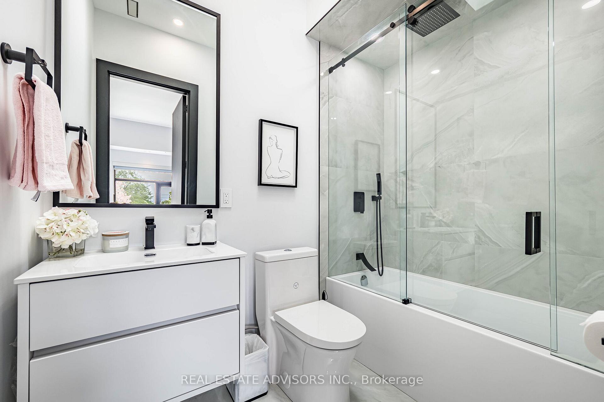 Photo 37 of 50 Beckwith Road E, Etobicoke, Eringate-Centennial-West Deane — HOMEH