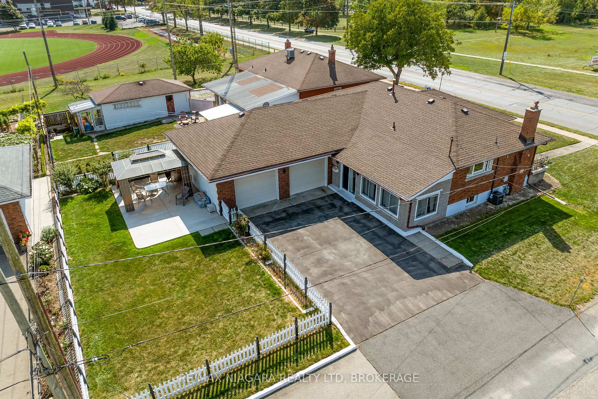 Photo 1 of 419 Steele Street, Port Colborne, Sugarloaf — HOMEH