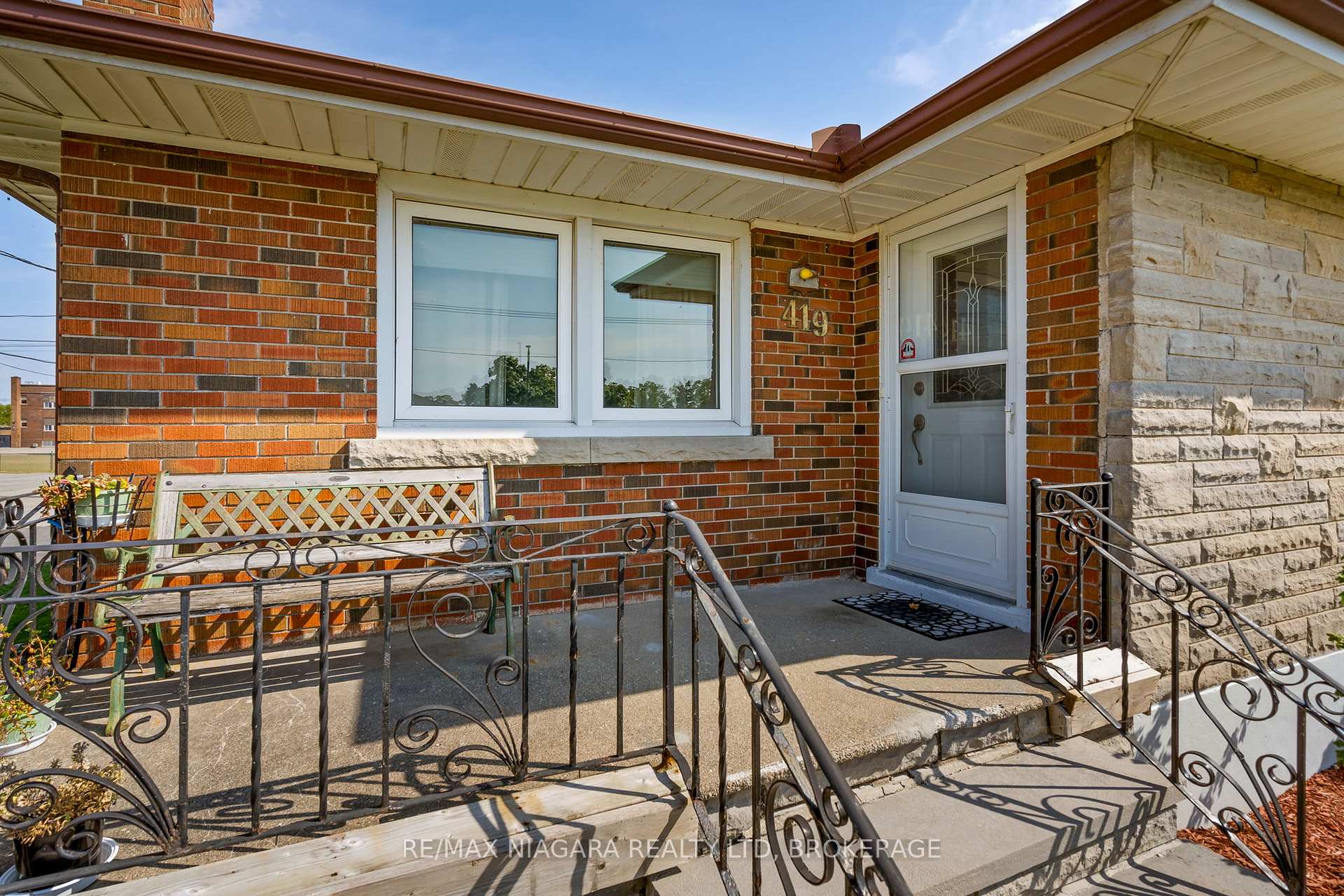 Photo 4 of 419 Steele Street, Port Colborne, Sugarloaf — HOMEH