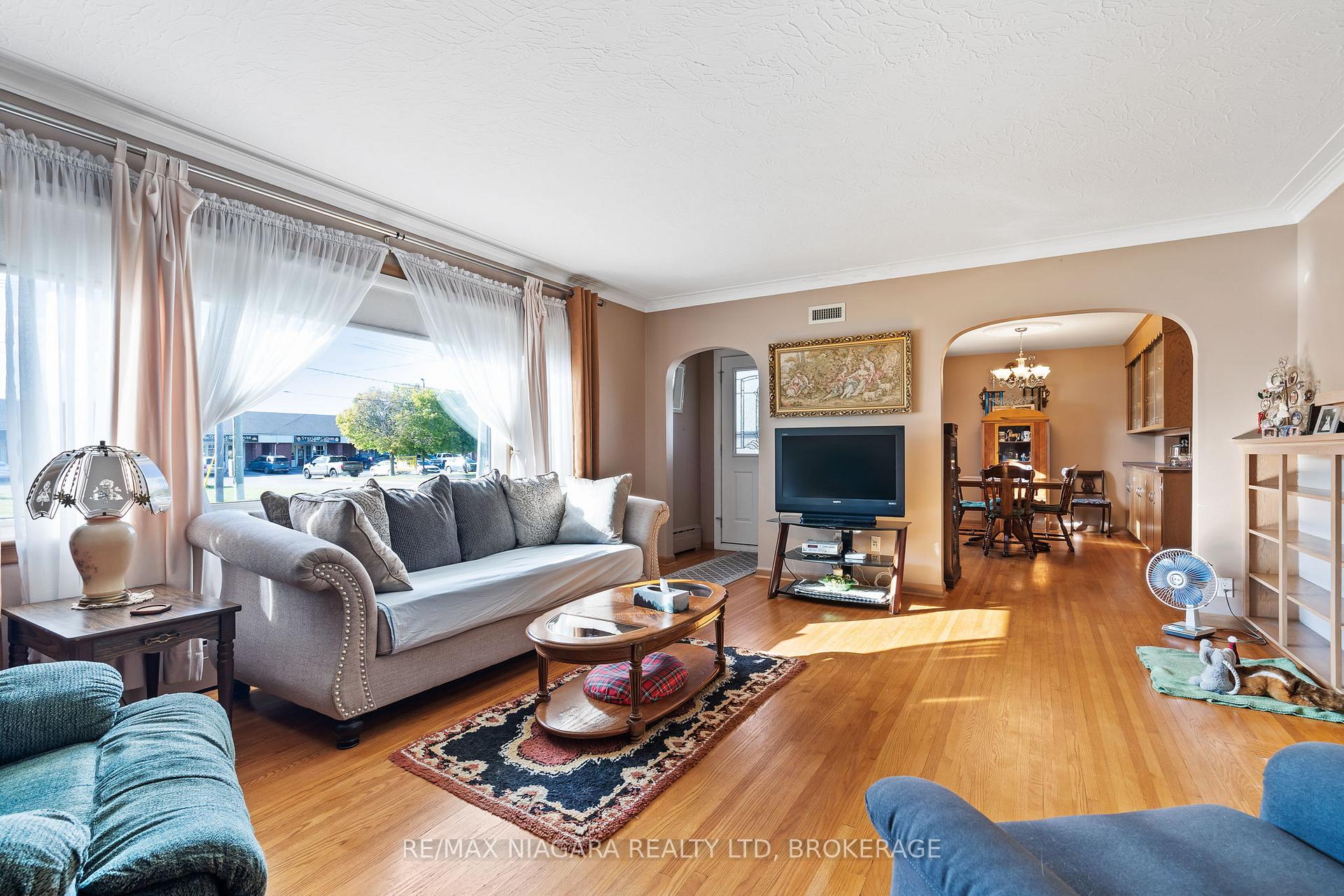 Photo 6 of 419 Steele Street, Port Colborne, Sugarloaf — HOMEH