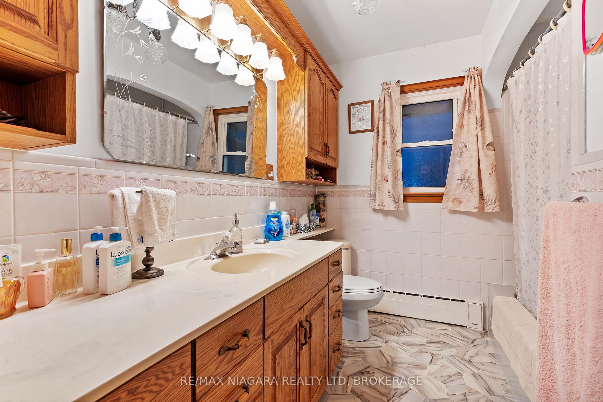 Photo 11 of 419 Steele Street, Port Colborne, Sugarloaf — HOMEH