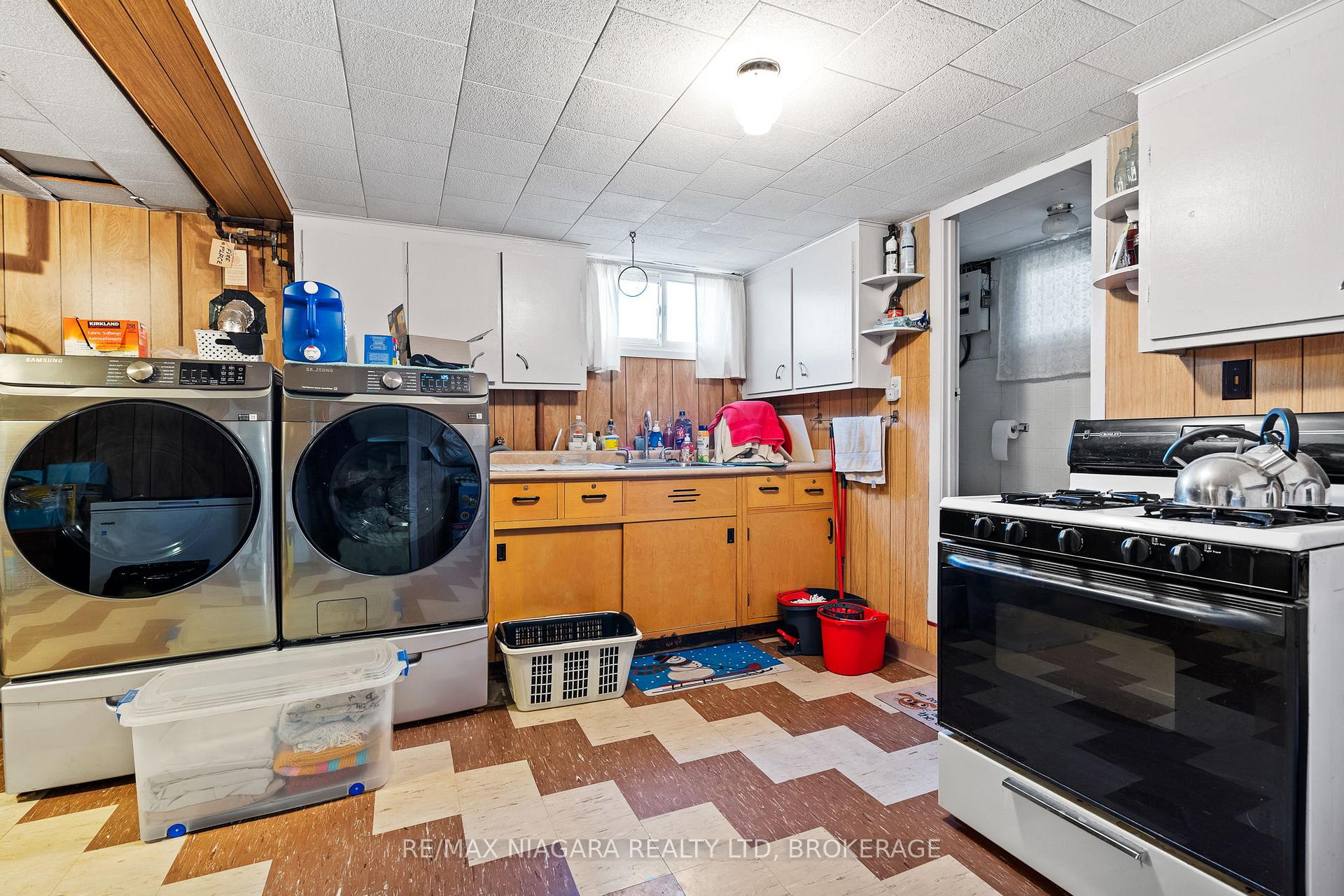 Photo 19 of 419 Steele Street, Port Colborne, Sugarloaf — HOMEH