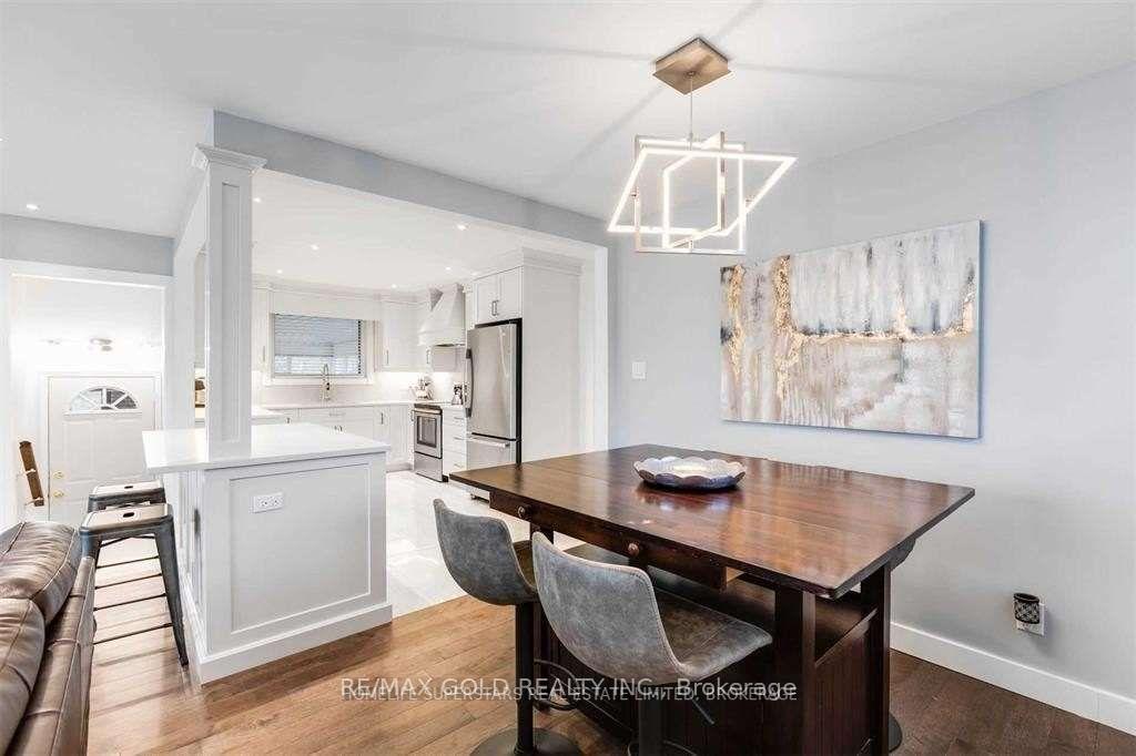 Photo 3 of 3472 Rexway Drive, Burlington, Roseland — HOMEH