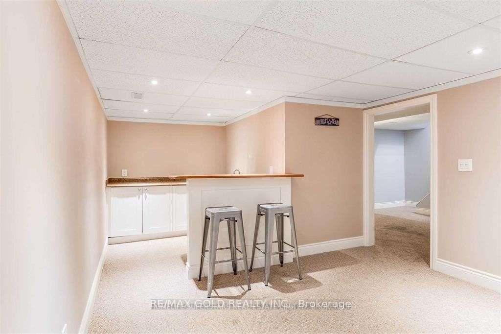 Photo 11 of 3472 Rexway Drive, Burlington, Roseland — HOMEH