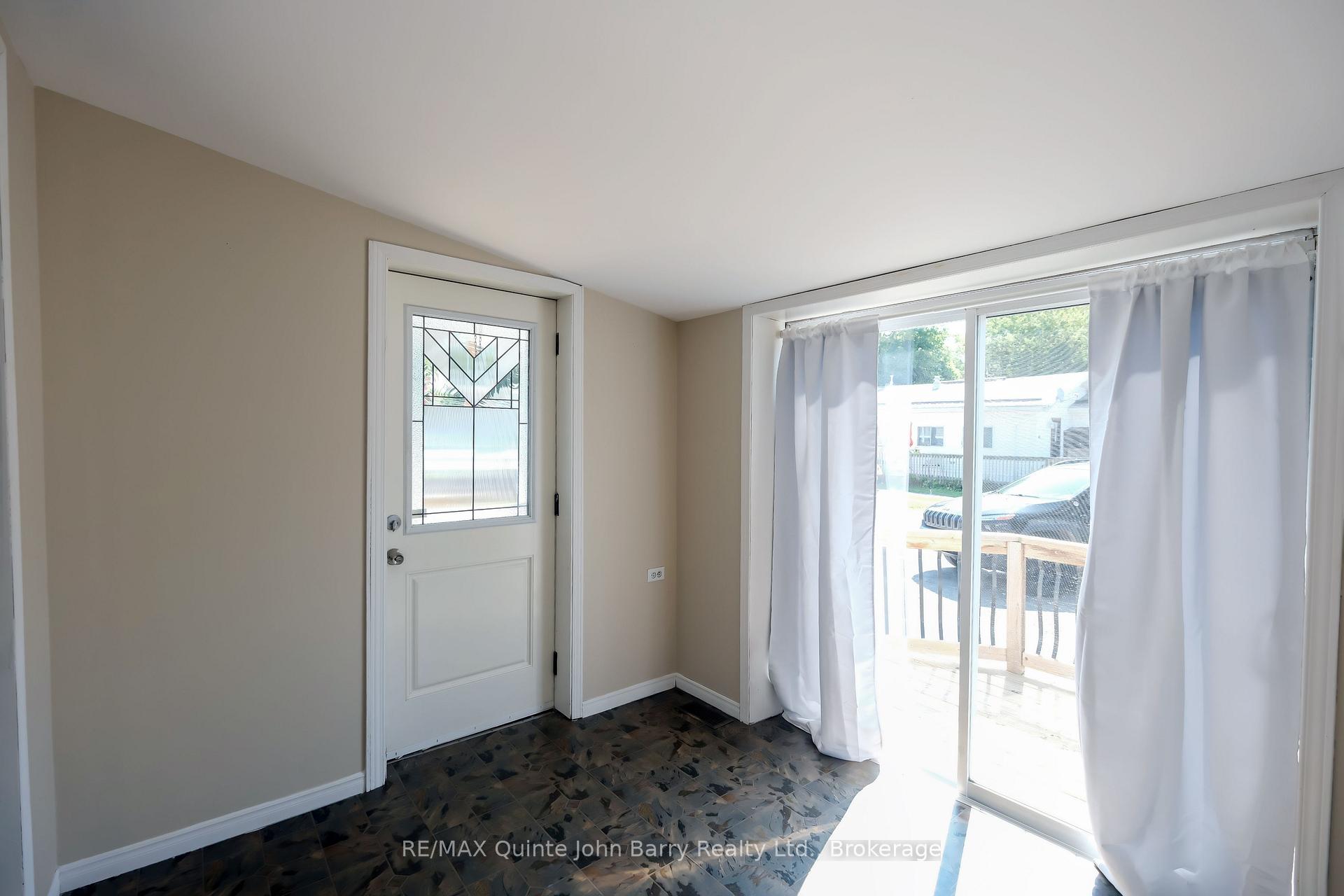 Photo 5 of Unit 54, 63 Whites Road, Quinte West, Sidney Ward — HOMEH