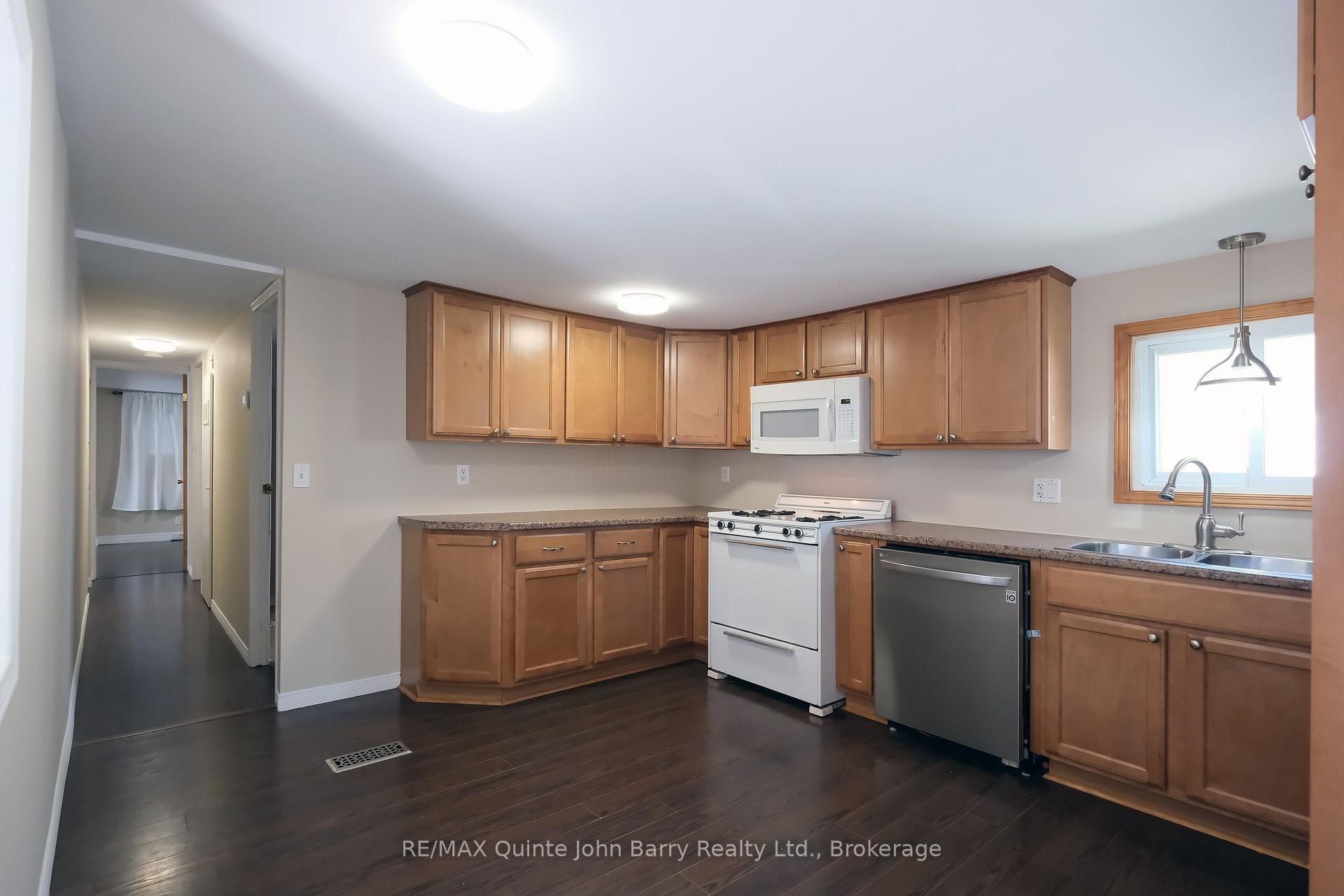 Photo 9 of Unit 54, 63 Whites Road, Quinte West, Sidney Ward — HOMEH
