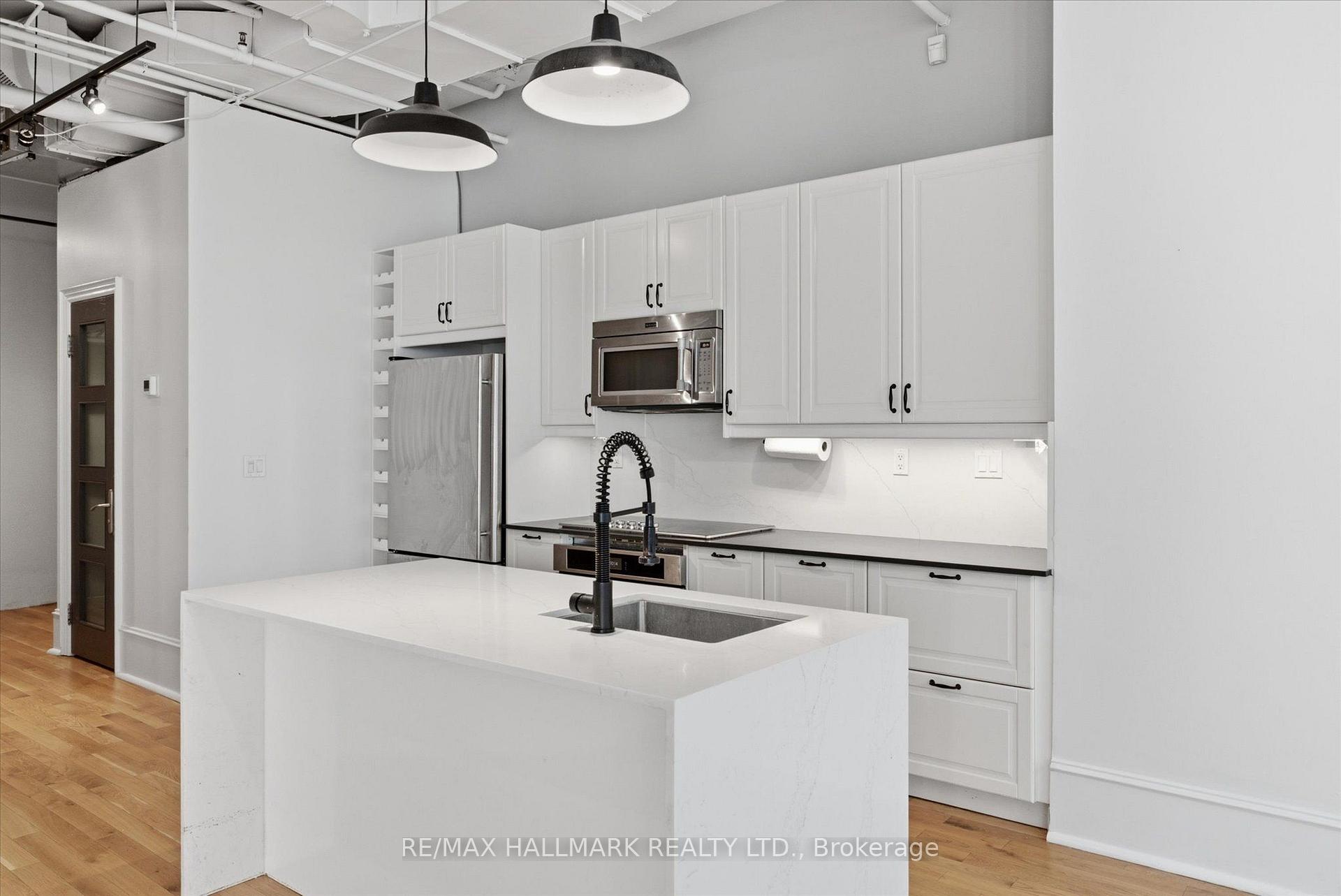 Photo 8 of Unit 306, 477 Richmond Street W, Toronto, Waterfront Communities — HOMEH