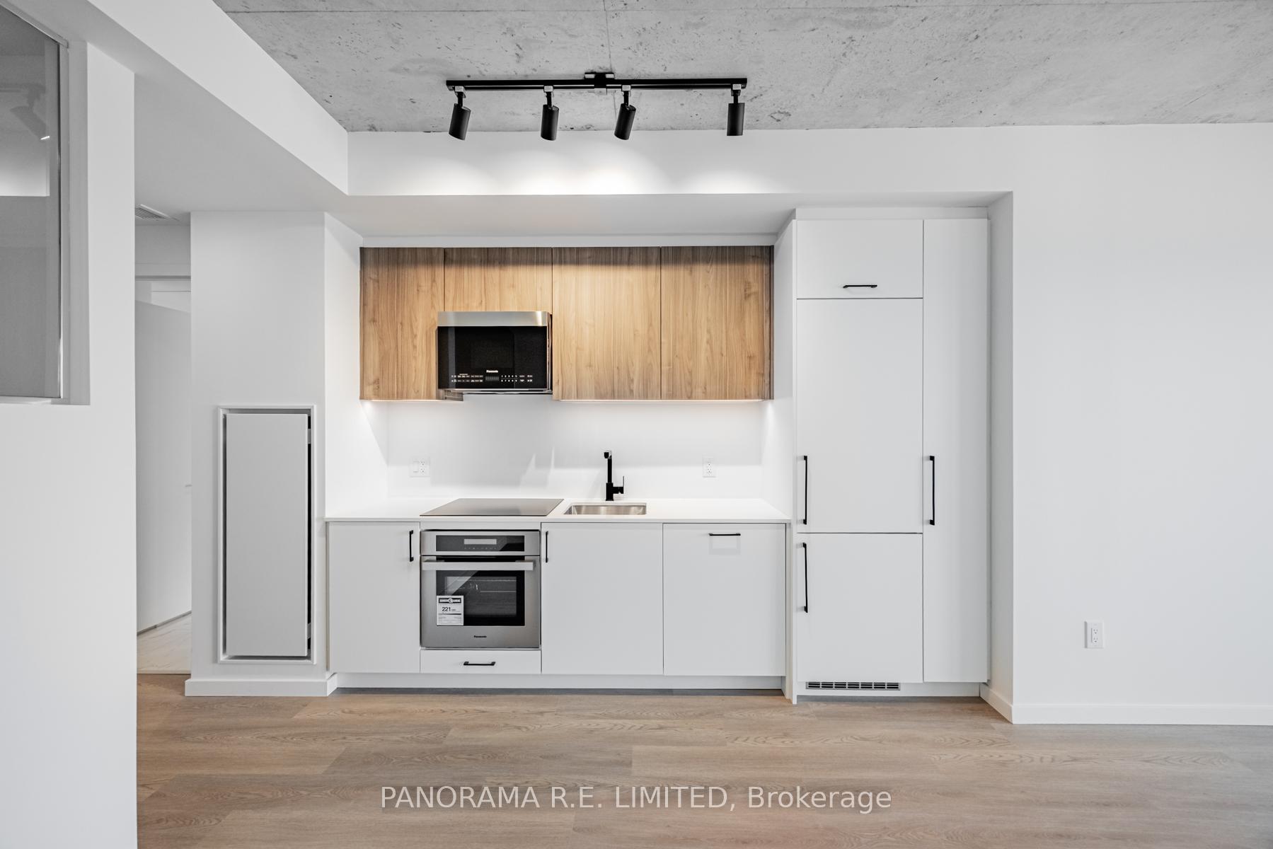 Photo 8 of Unit 415, 689 The Queensway, Etobicoke, Stonegate-Queensway — HOMEH