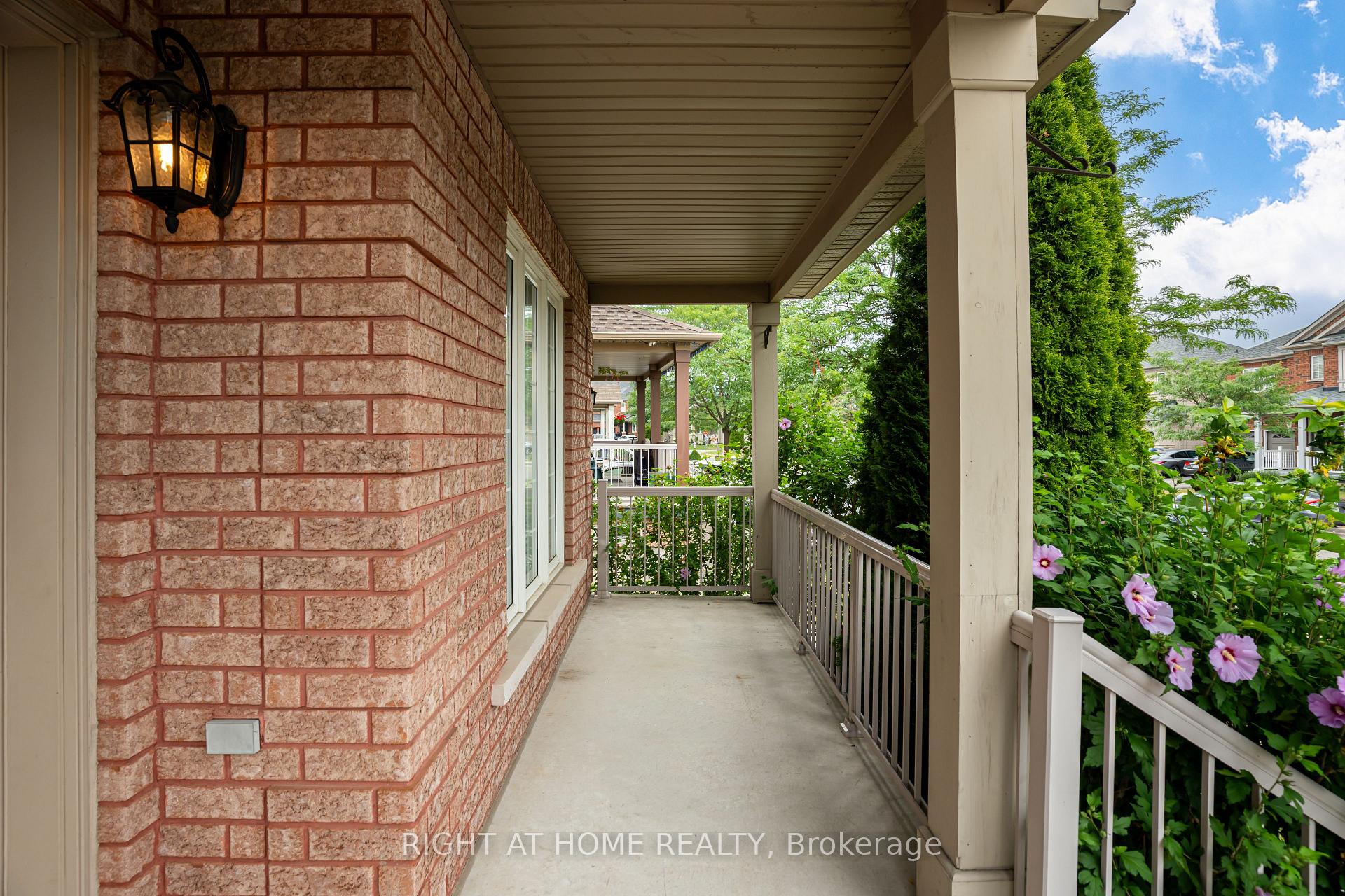 Photo 3 of 6 Hidden Peak Drive, Brampton, Sandringham-Wellington — HOMEH