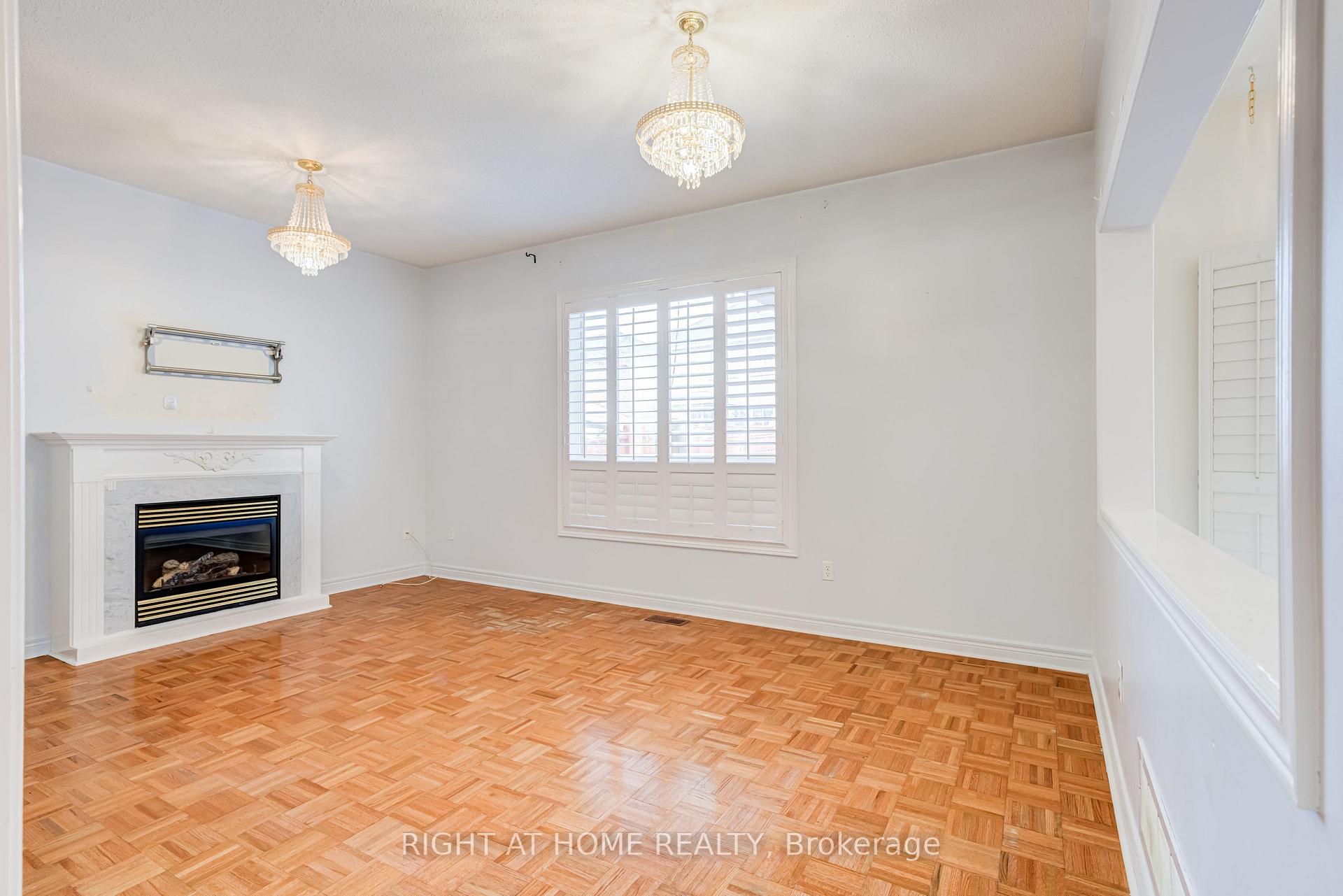 Photo 12 of 6 Hidden Peak Drive, Brampton, Sandringham-Wellington — HOMEH
