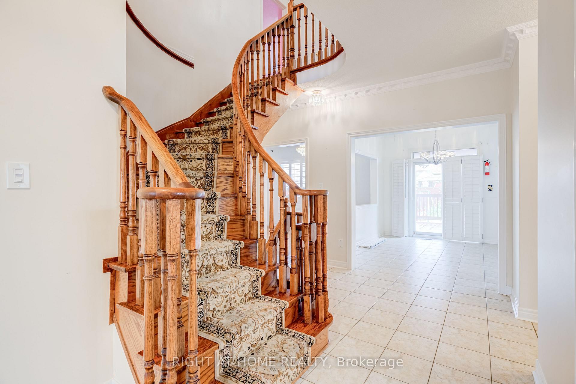 Photo 15 of 6 Hidden Peak Drive, Brampton, Sandringham-Wellington — HOMEH