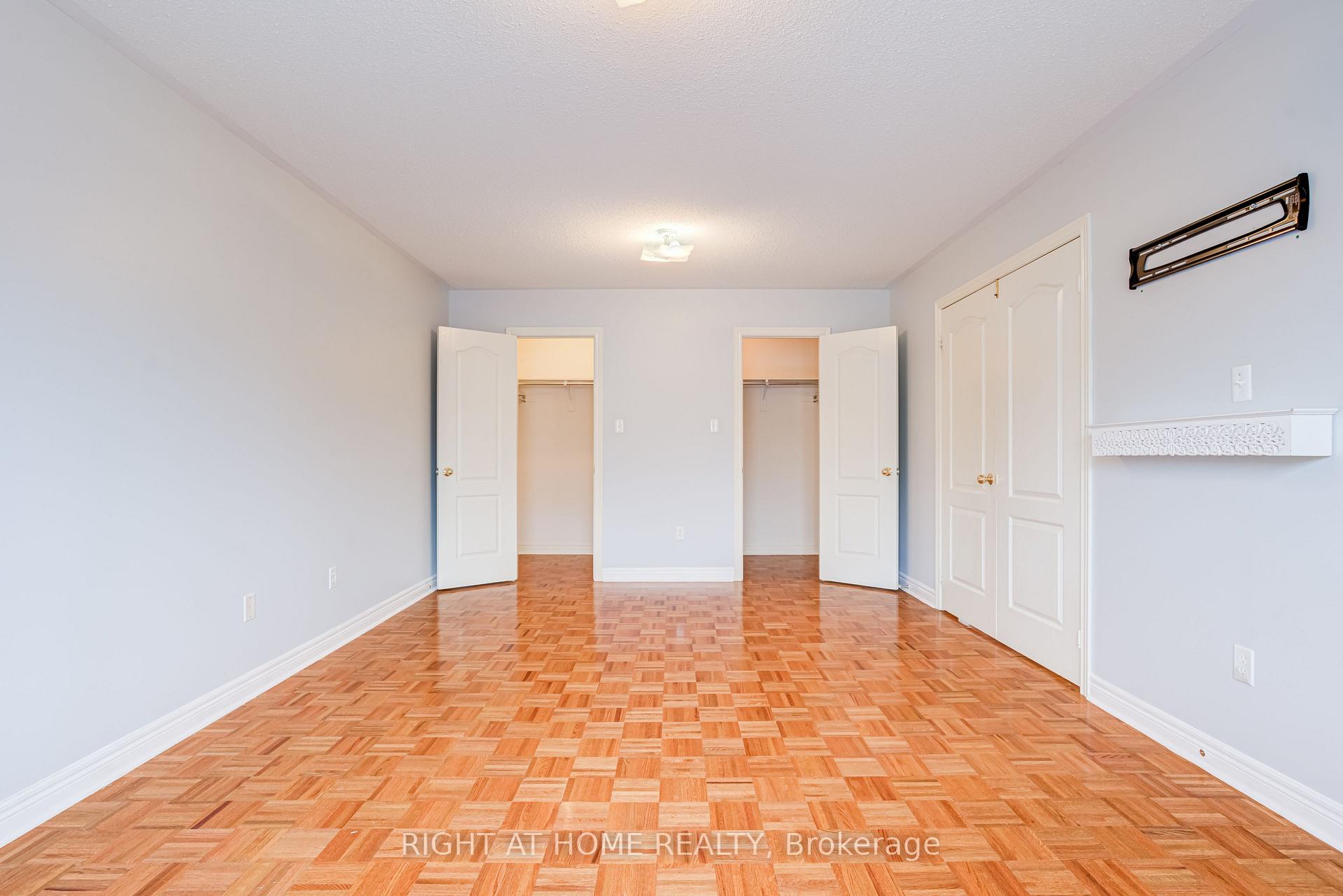 Photo 17 of 6 Hidden Peak Drive, Brampton, Sandringham-Wellington — HOMEH