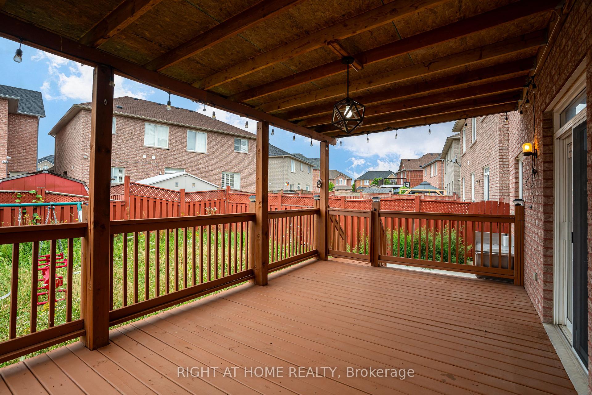 Photo 32 of 6 Hidden Peak Drive, Brampton, Sandringham-Wellington — HOMEH