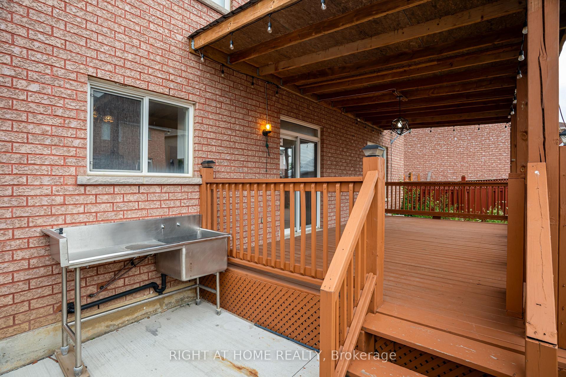 Photo 33 of 6 Hidden Peak Drive, Brampton, Sandringham-Wellington — HOMEH