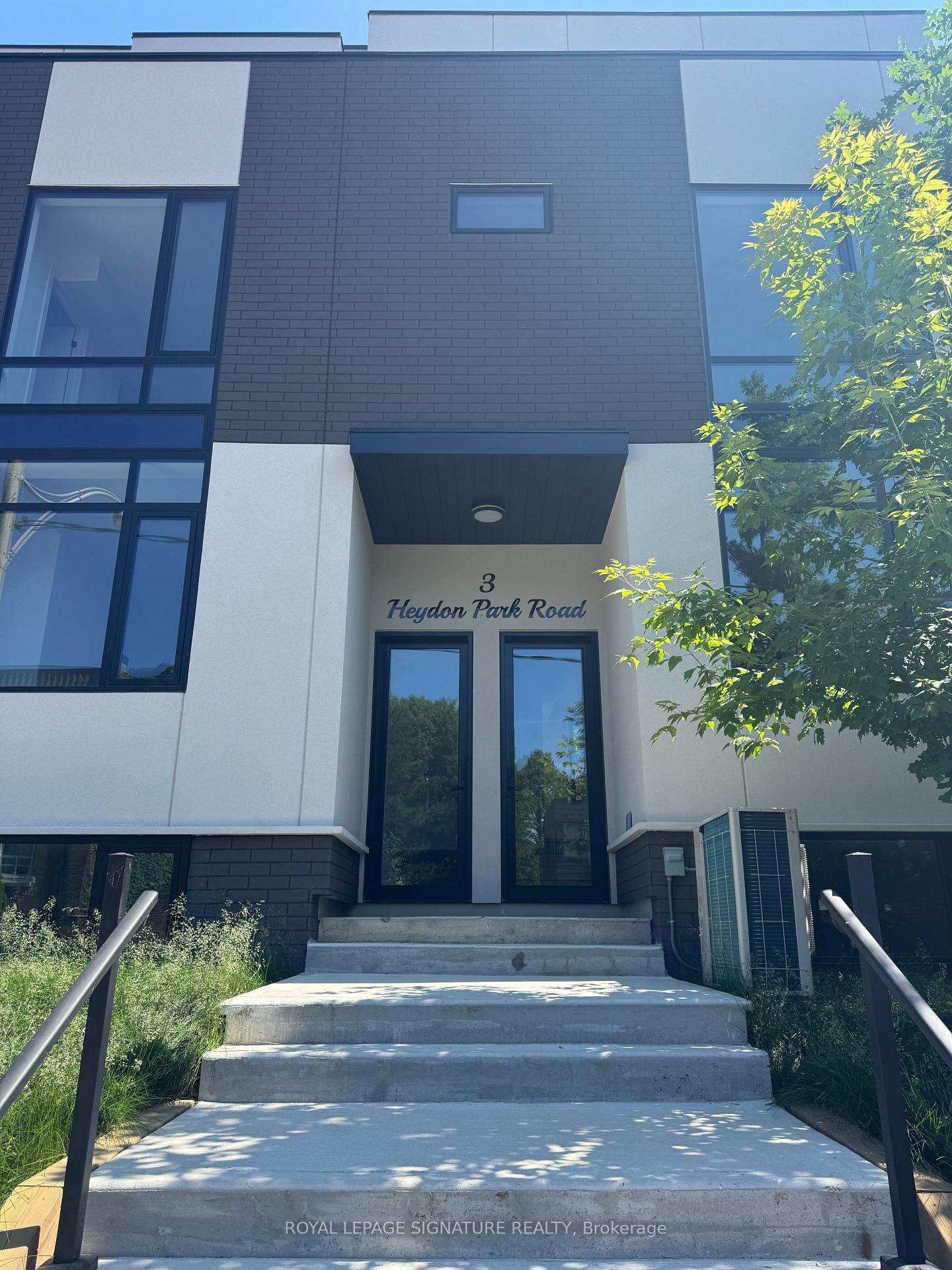 Photo 2 of Unit Main/Upper, 3 Heydon Park Road, Toronto, Little Portugal — HOMEH