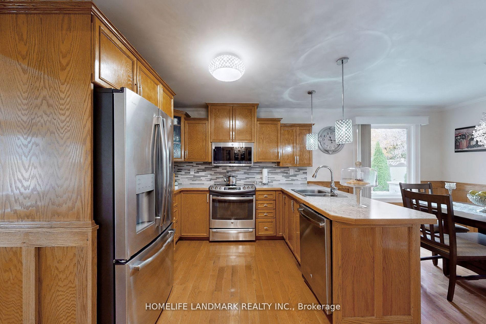 Photo 10 of 274 Edgehill Drive, Barrie, Ardagh — HOMEH