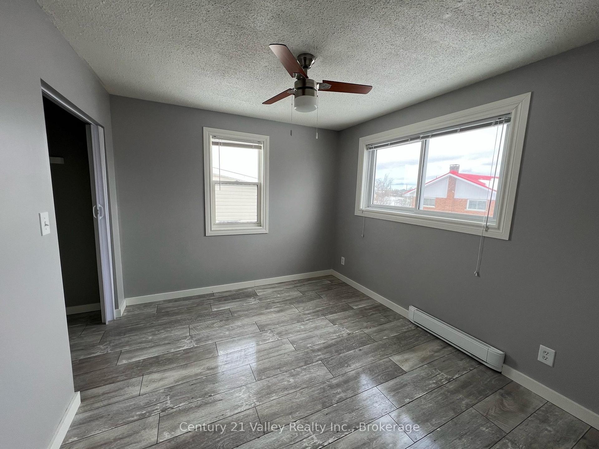 Photo 19 of 689 Fourth Street, Renfrew, Renfrew — HOMEH