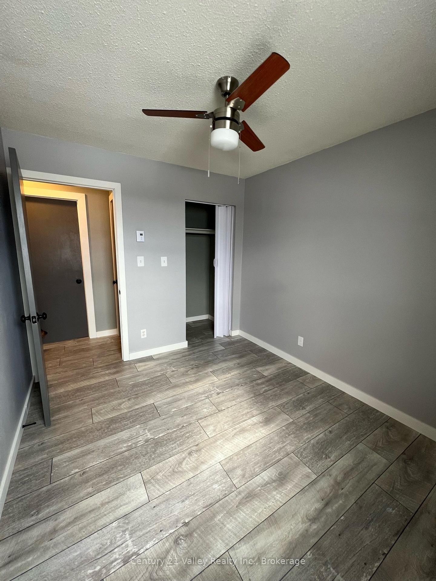 Photo 20 of 689 Fourth Street, Renfrew, Renfrew — HOMEH