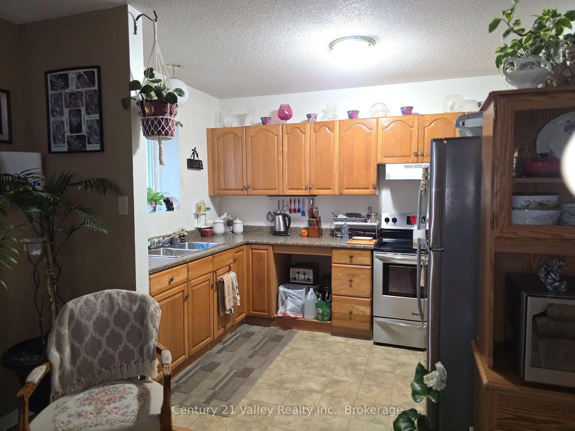 Photo 23 of 689 Fourth Street, Renfrew, Renfrew — HOMEH