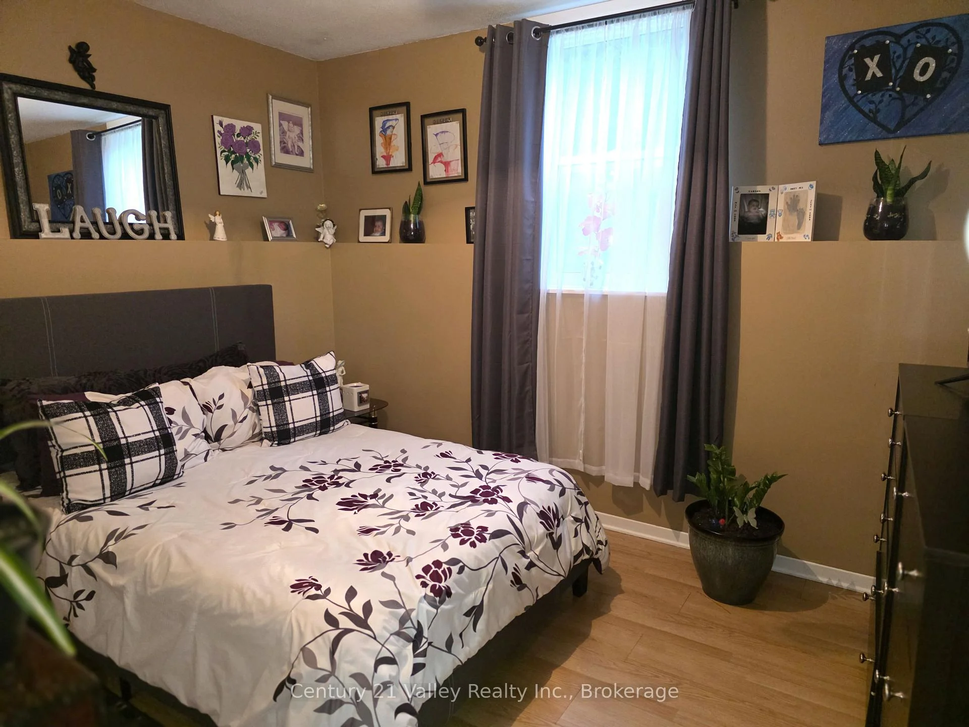 Photo 28 of 689 Fourth Street, Renfrew, Renfrew — HOMEH