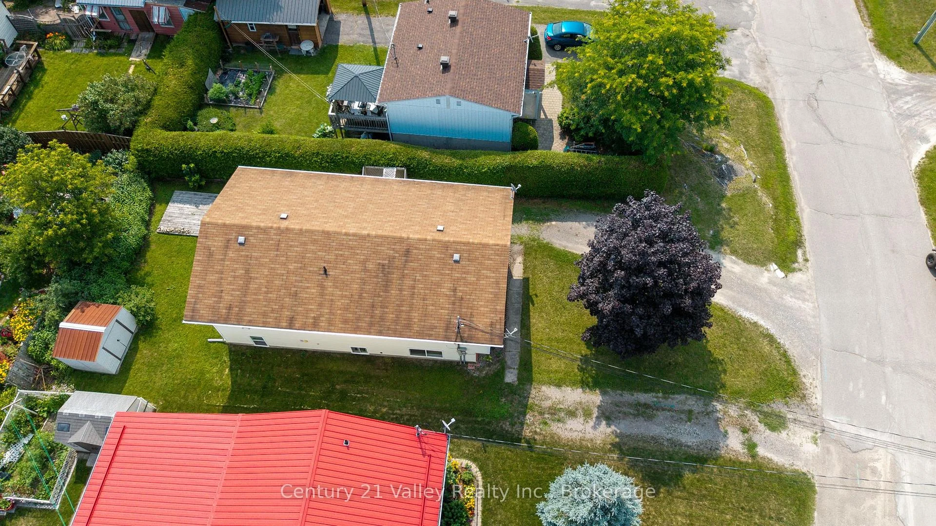 Photo 33 of 689 Fourth Street, Renfrew, Renfrew — HOMEH