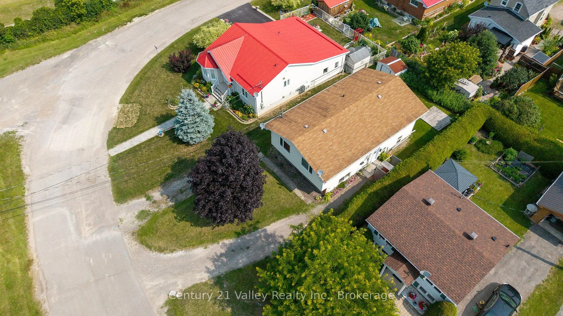 Photo 35 of 689 Fourth Street, Renfrew, Renfrew — HOMEH
