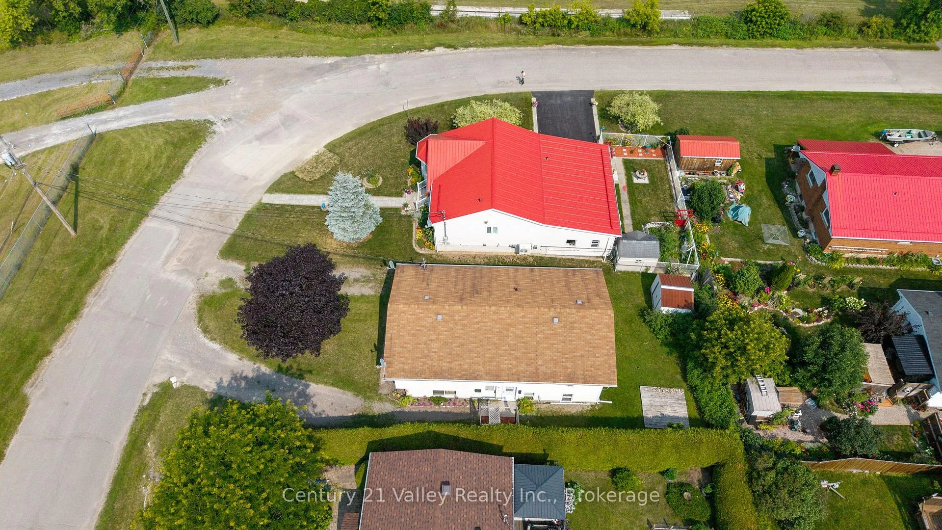 Photo 36 of 689 Fourth Street, Renfrew, Renfrew — HOMEH